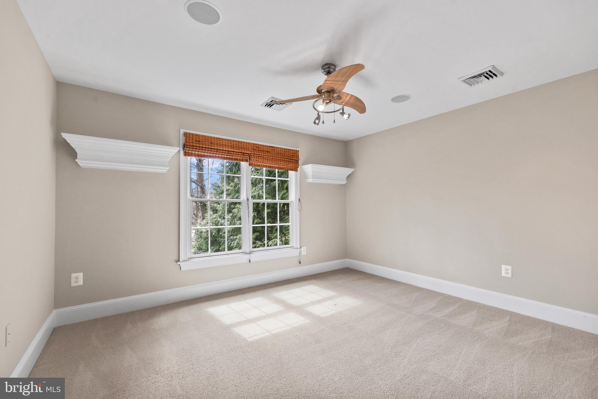 POTOMAC LAKES - Residential