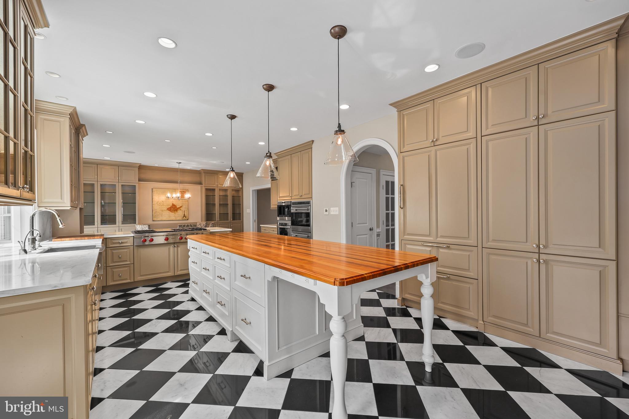 POTOMAC LAKES - Residential