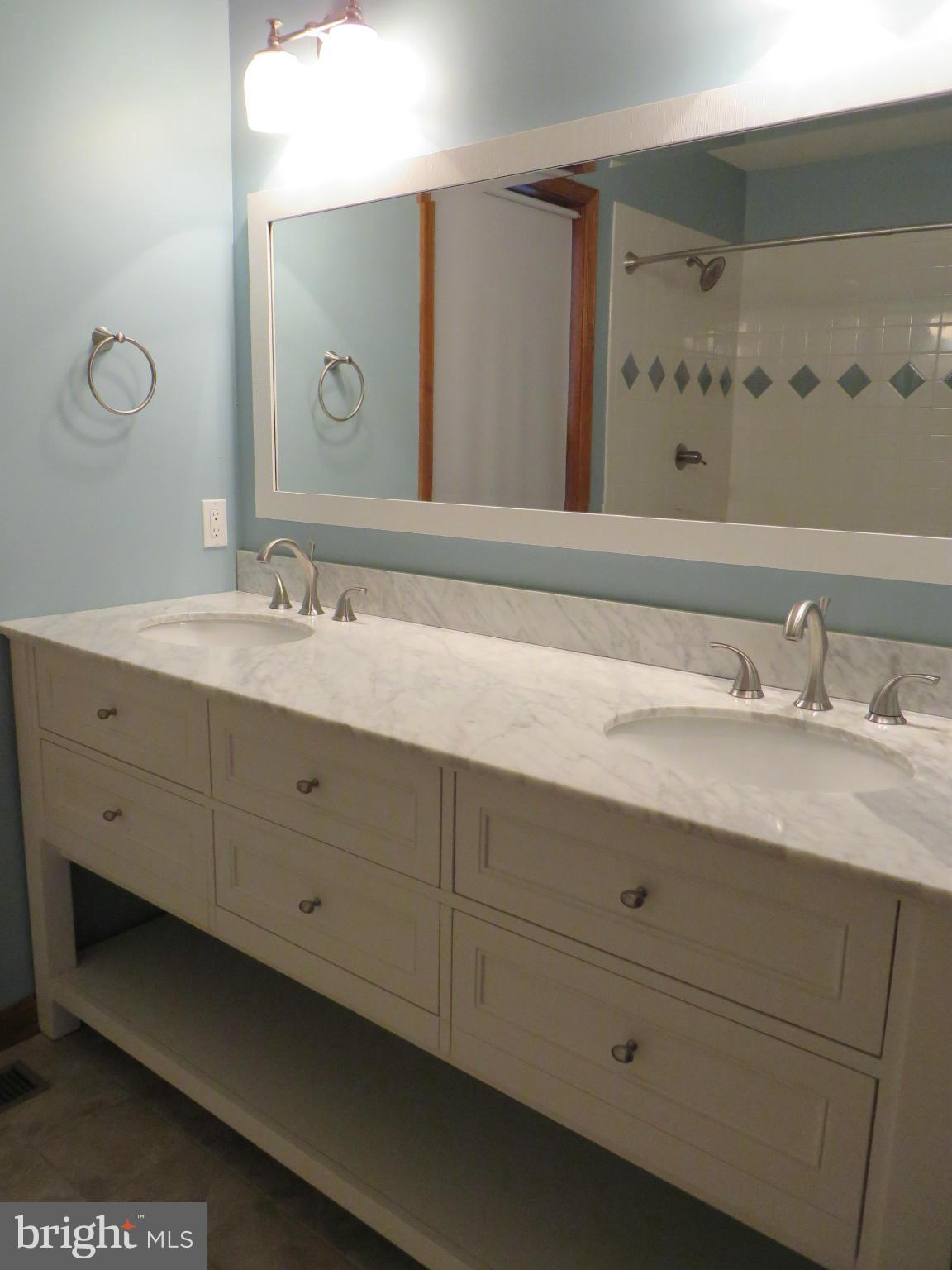 SYCAMORE HOLLOW OF WLDWD - Residential Lease