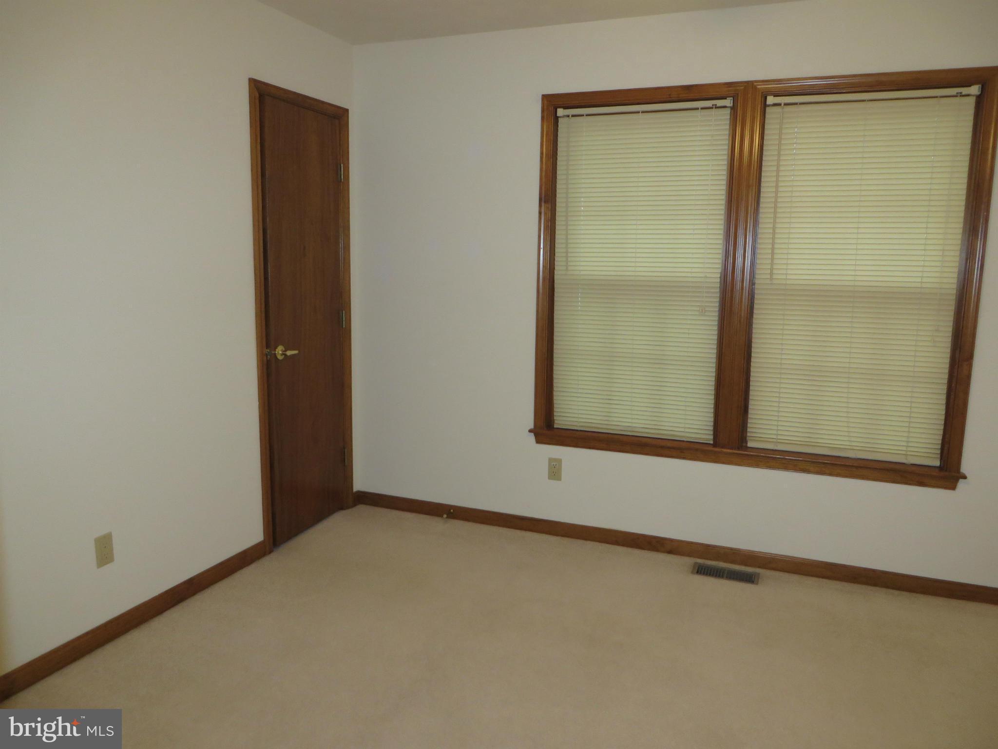 SYCAMORE HOLLOW OF WLDWD - Residential Lease