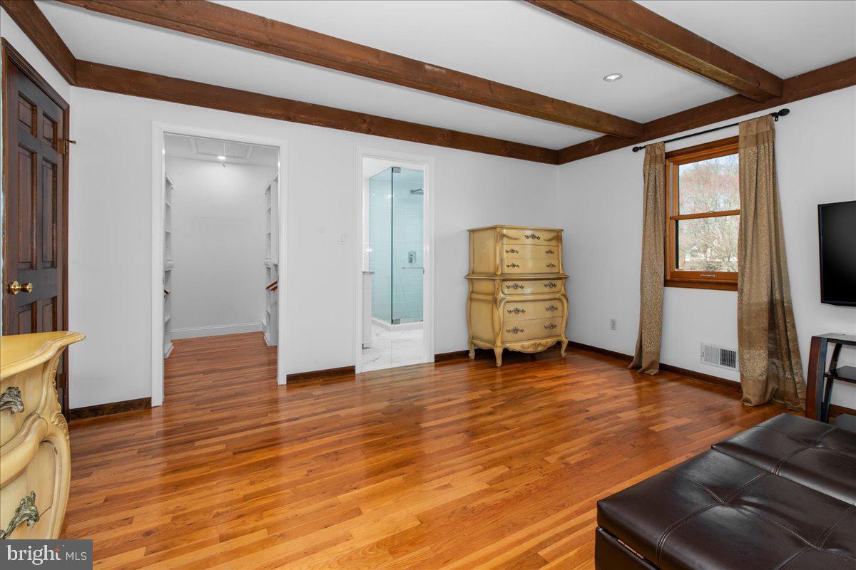 WYNNEWOOD - Residential