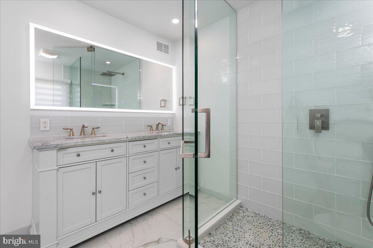 WYNNEWOOD - Residential