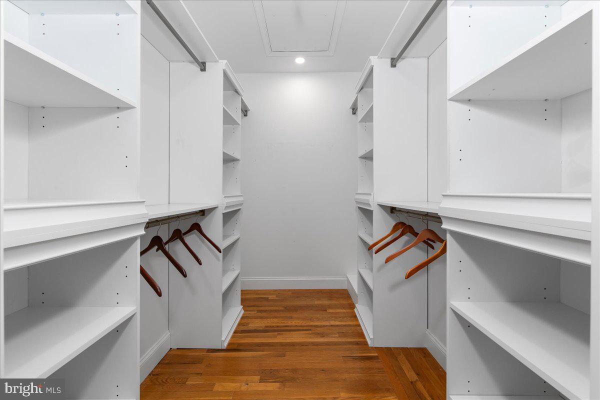 WYNNEWOOD - Residential