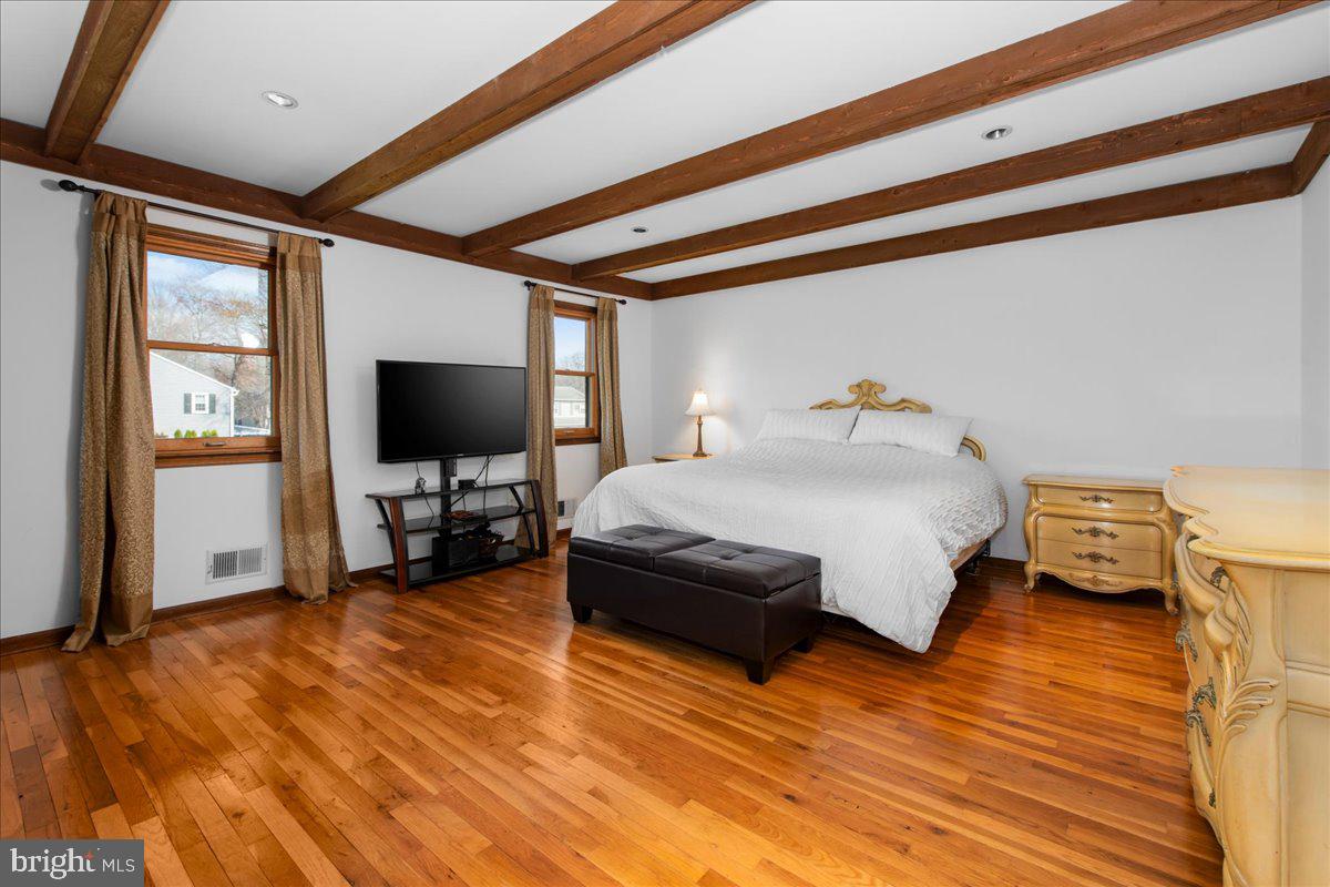 WYNNEWOOD - Residential