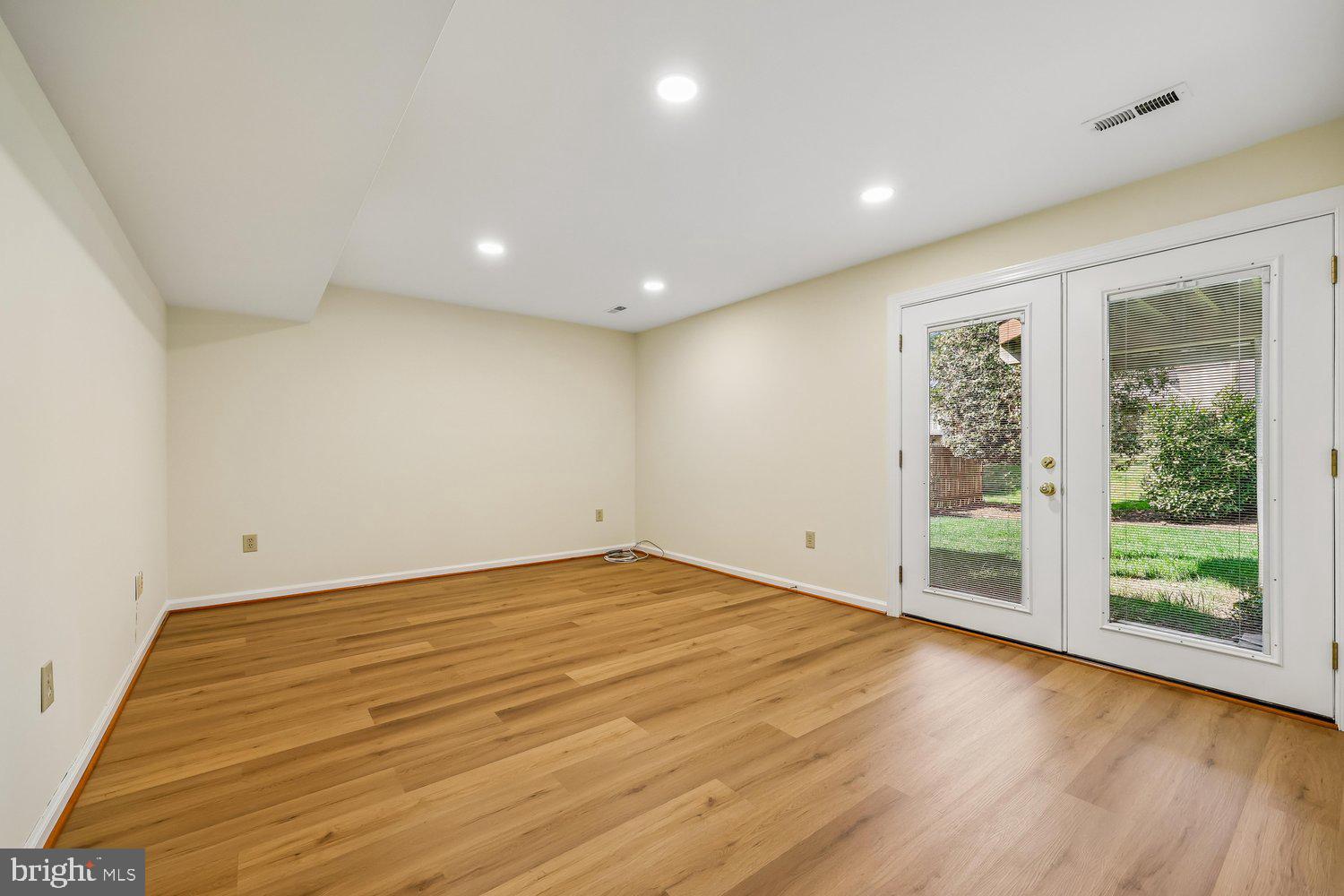 DUFIEF MILL BROOK - Residential