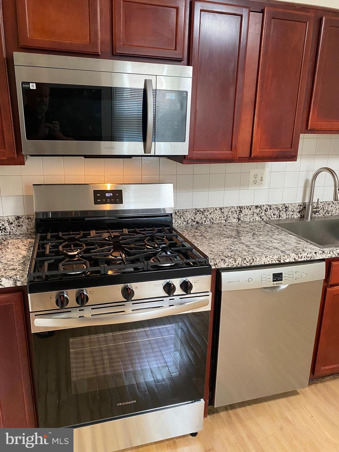 HOLLYWOOD - Residential