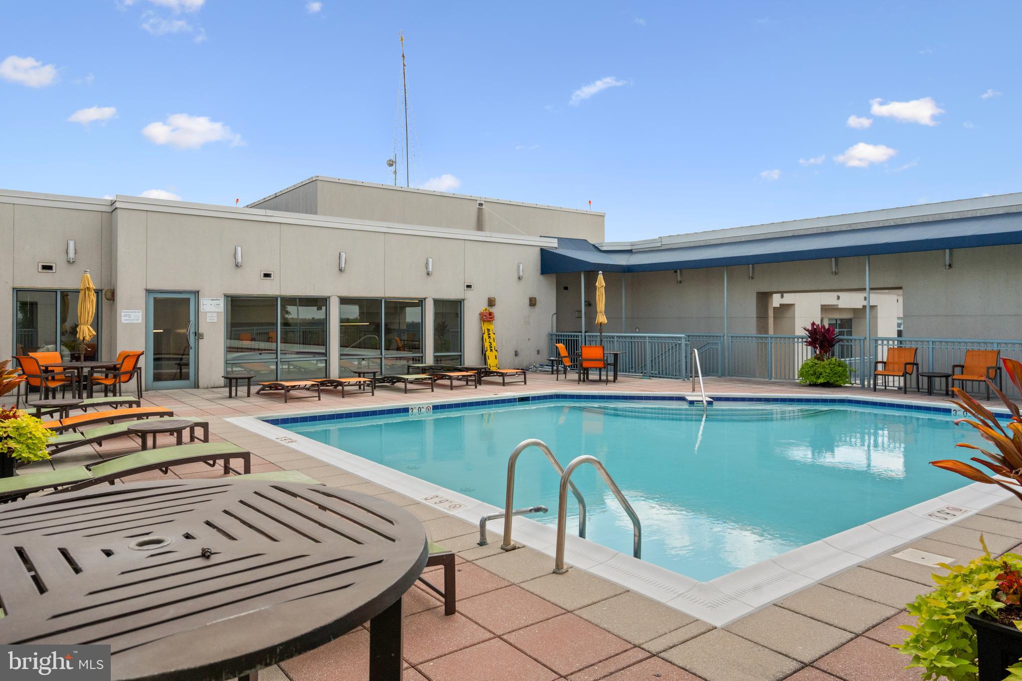 CONTINENTAL - Residential