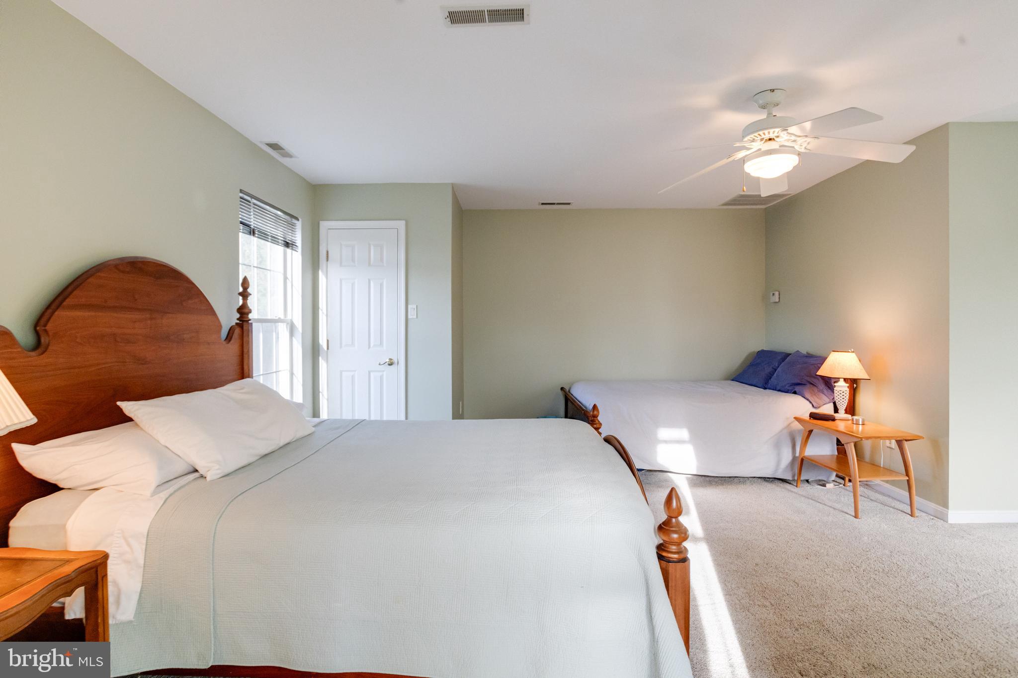 RIVERWALK - Residential