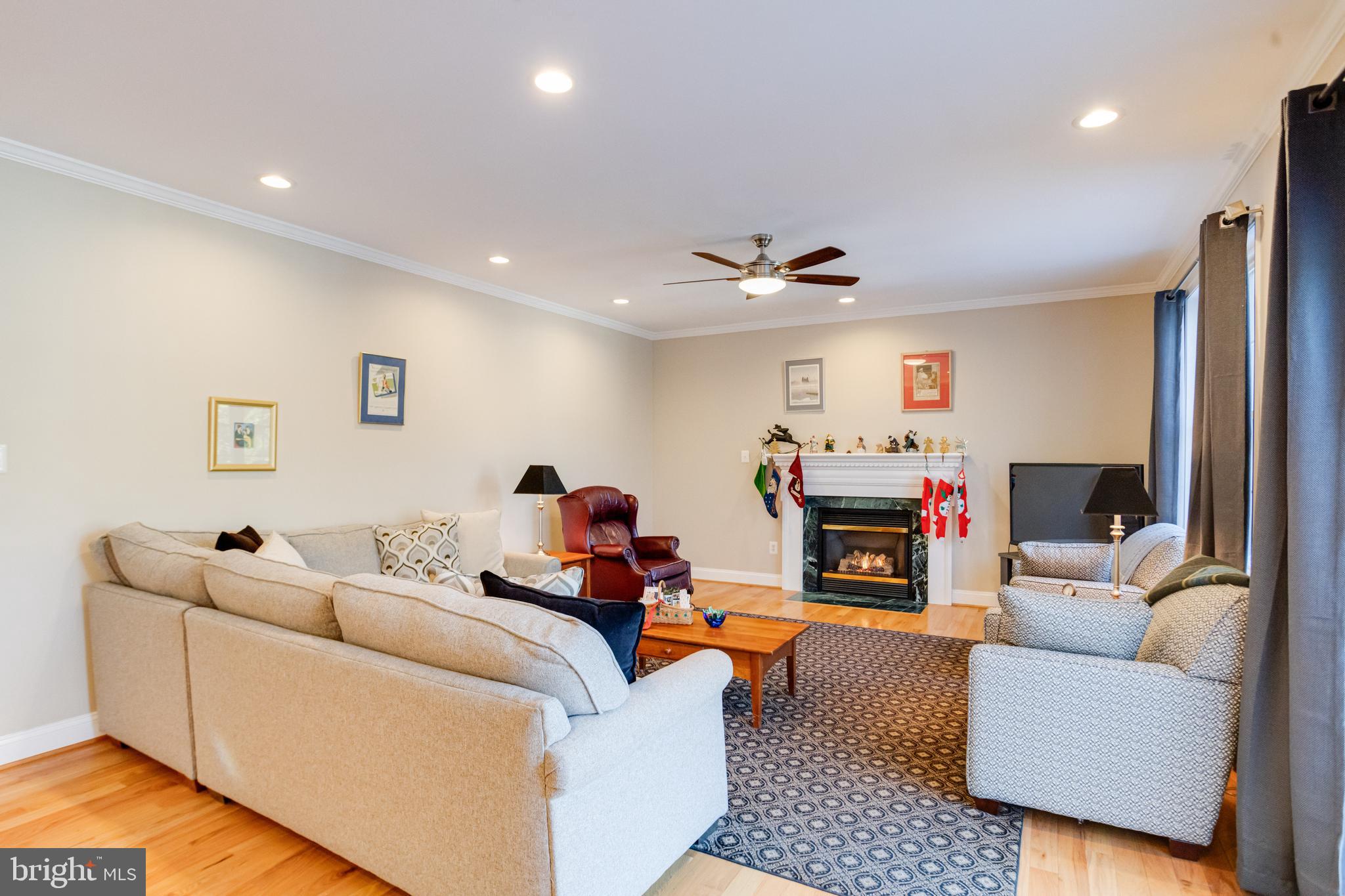 RIVERWALK - Residential