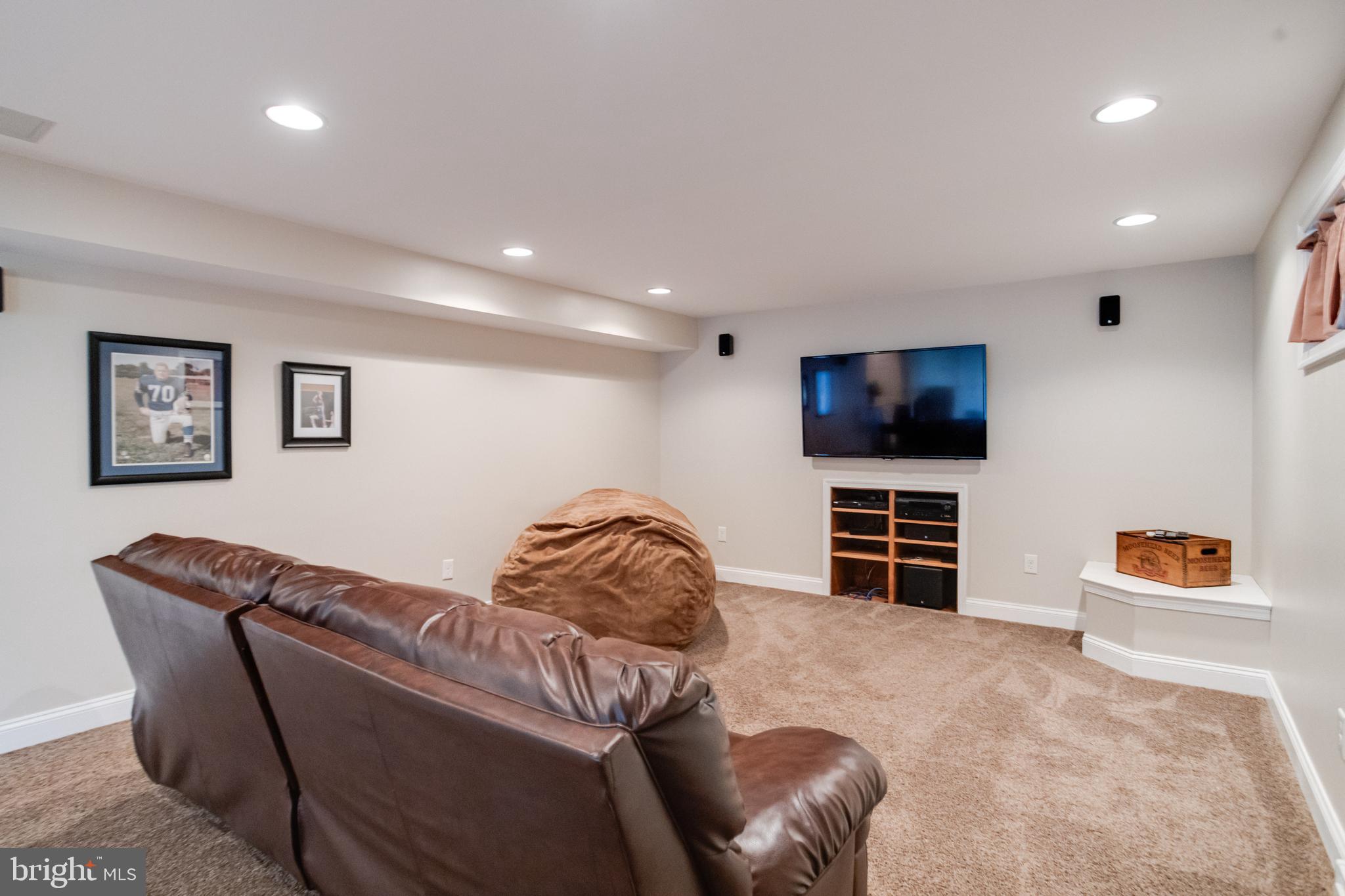 RIVERWALK - Residential