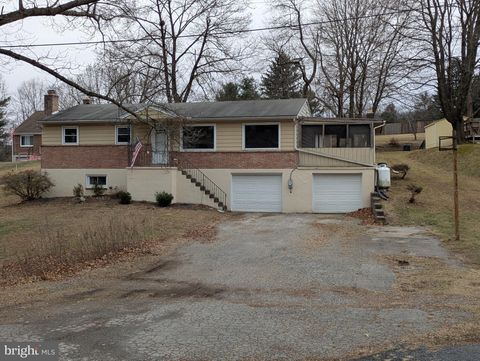 Homes For Sale - 504 Front Street<br/> MARYSVILLE, PA 17053