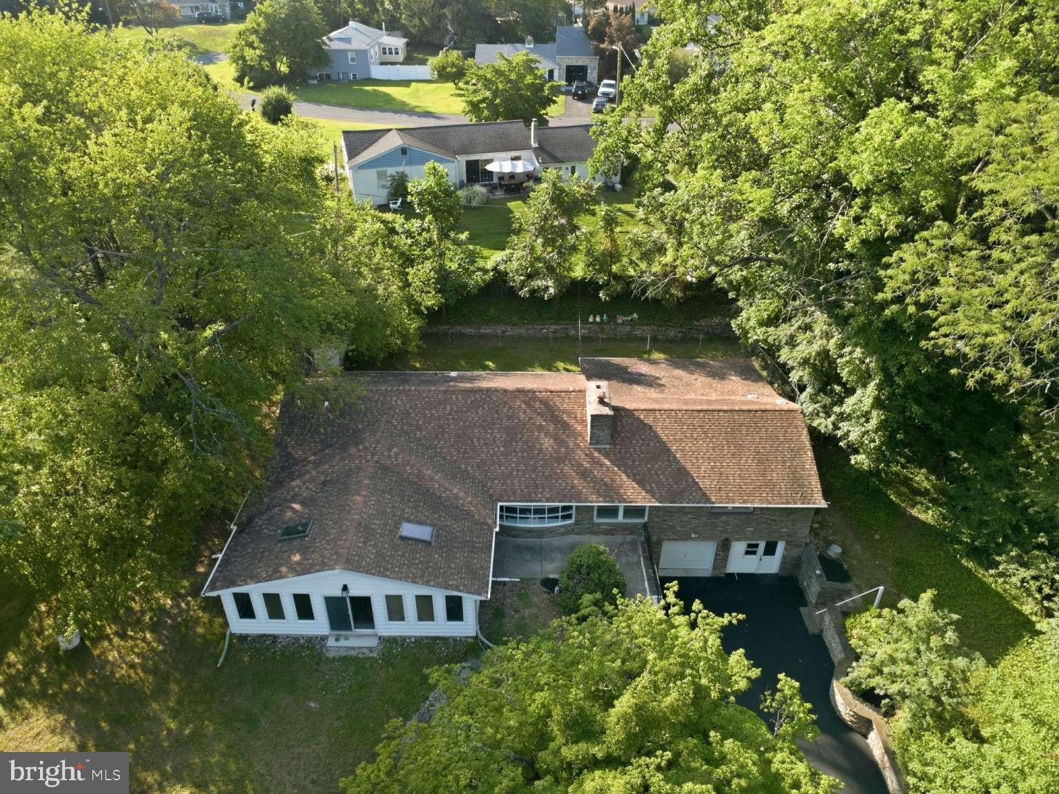 24 WINDING LANE
