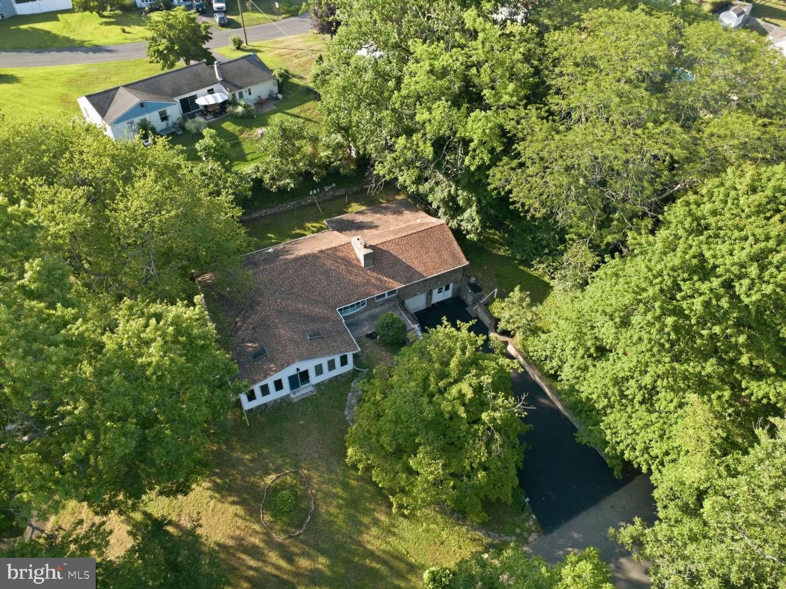 24 WINDING LANE