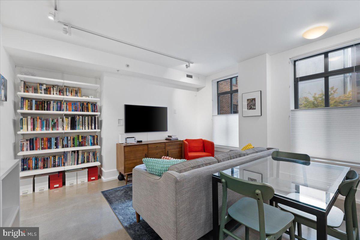 2818 CONNECTICUT AVENUE NW 104