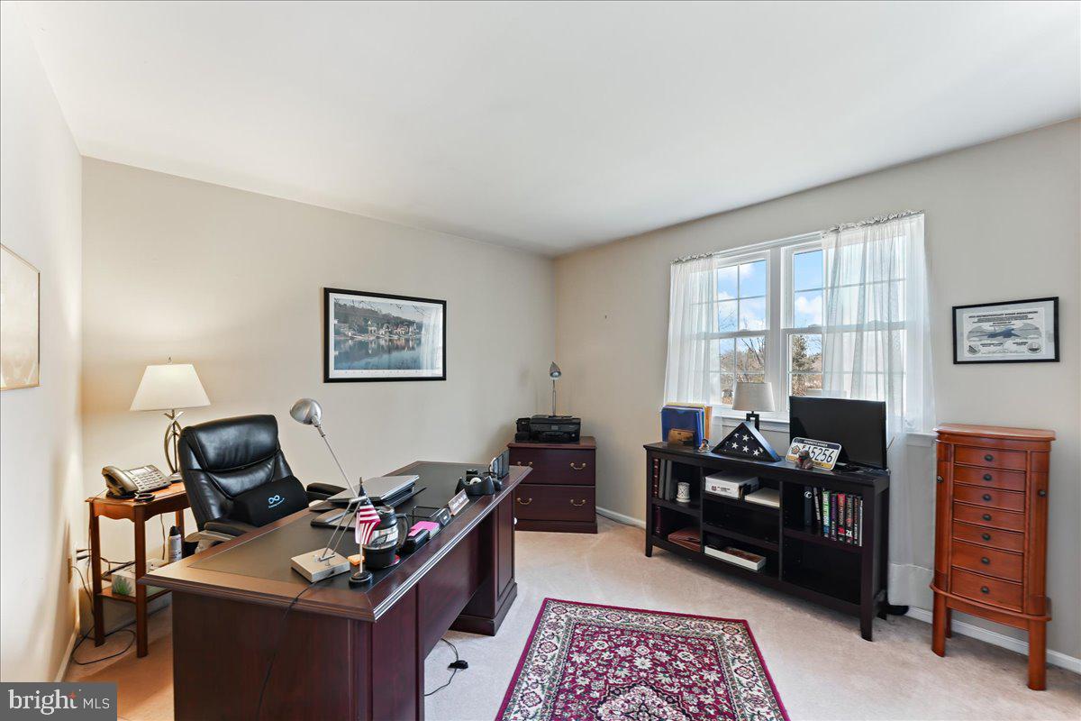 HOLLY HOUSE - Residential