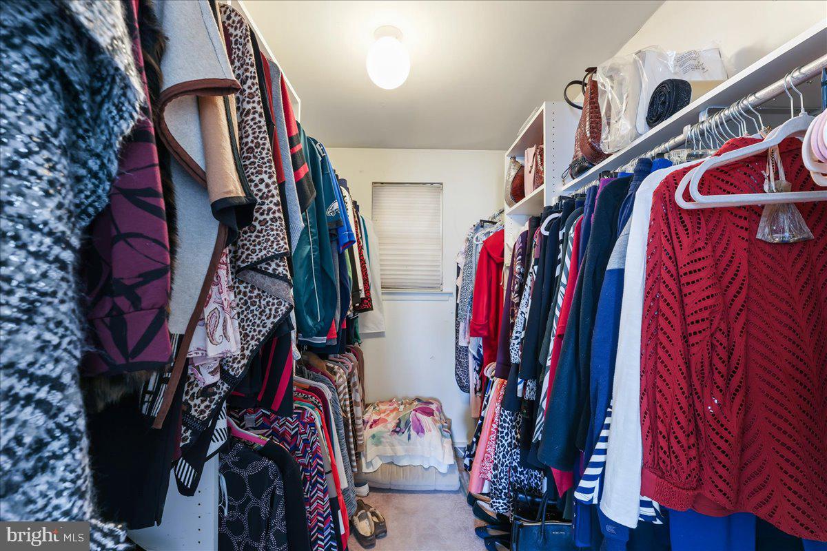 HOLLY HOUSE - Residential