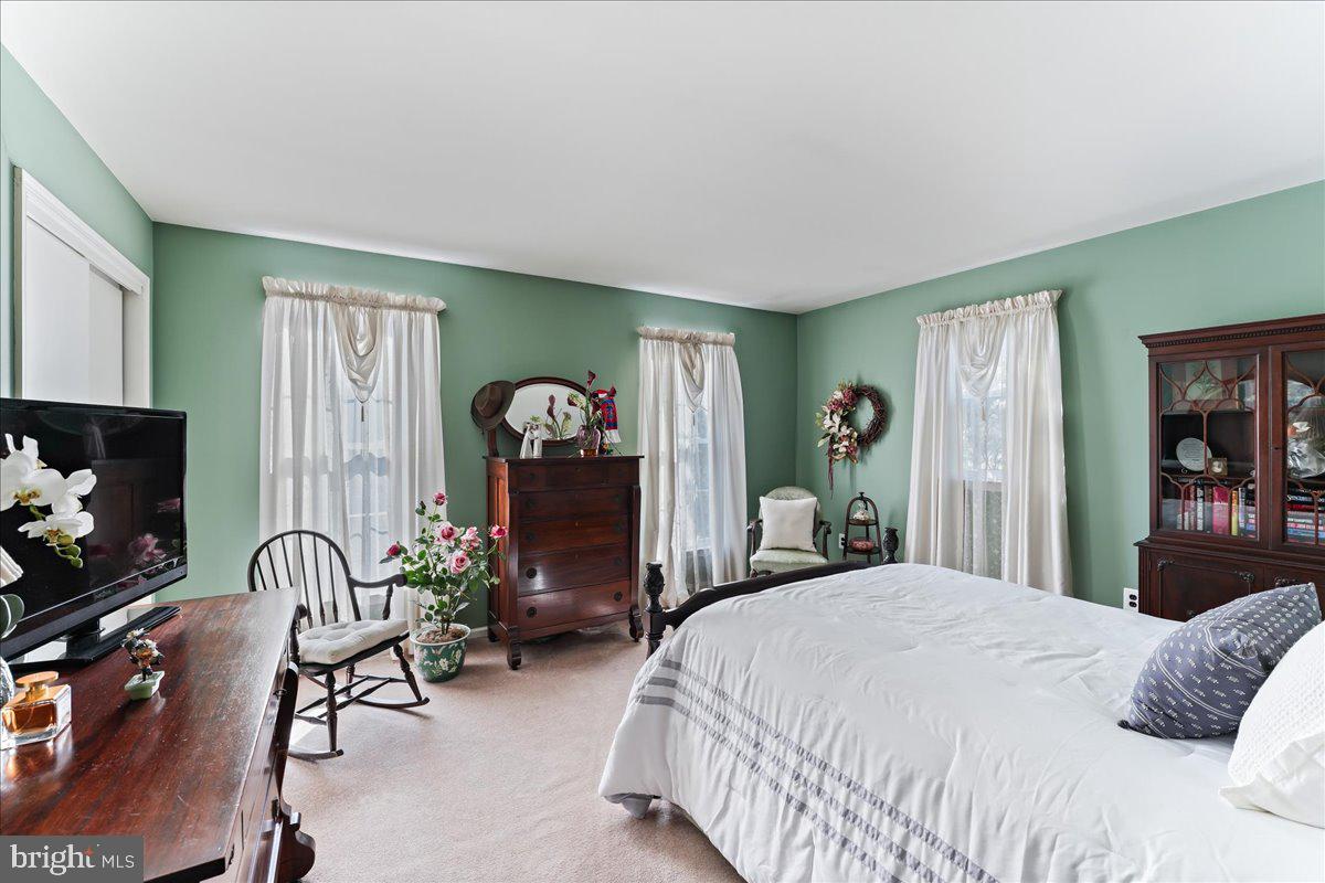 HOLLY HOUSE - Residential