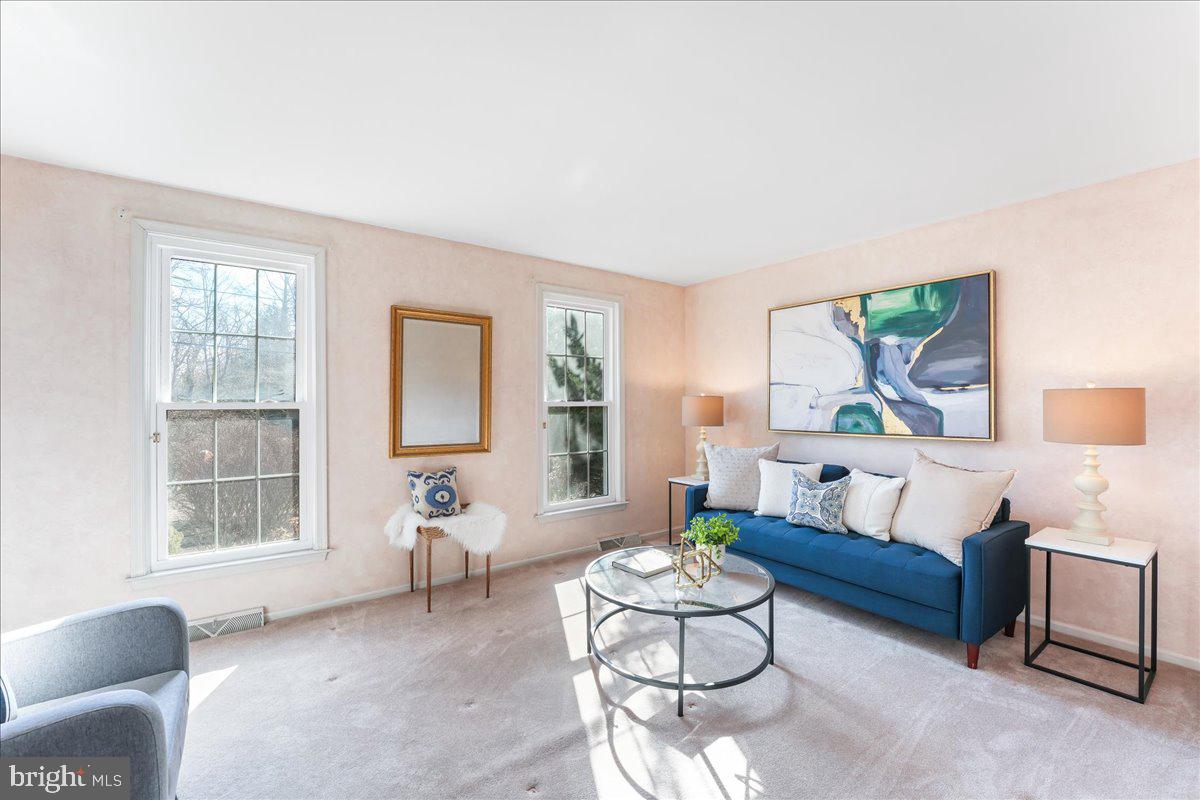 HOLLY HOUSE - Residential