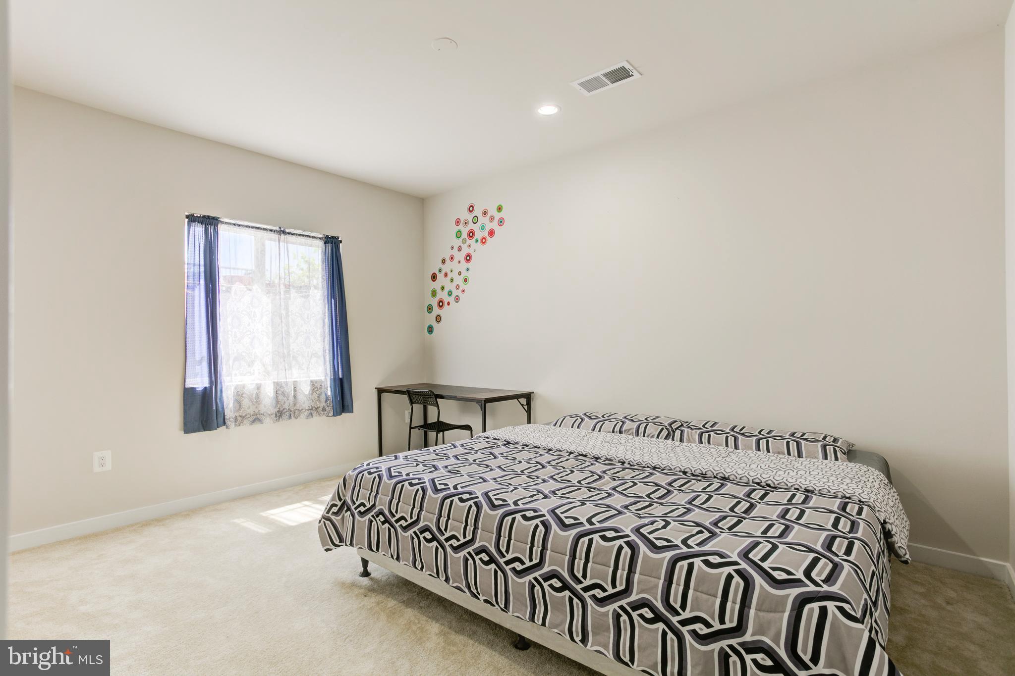 LENAH MILL - THE PARKER - Residential Lease