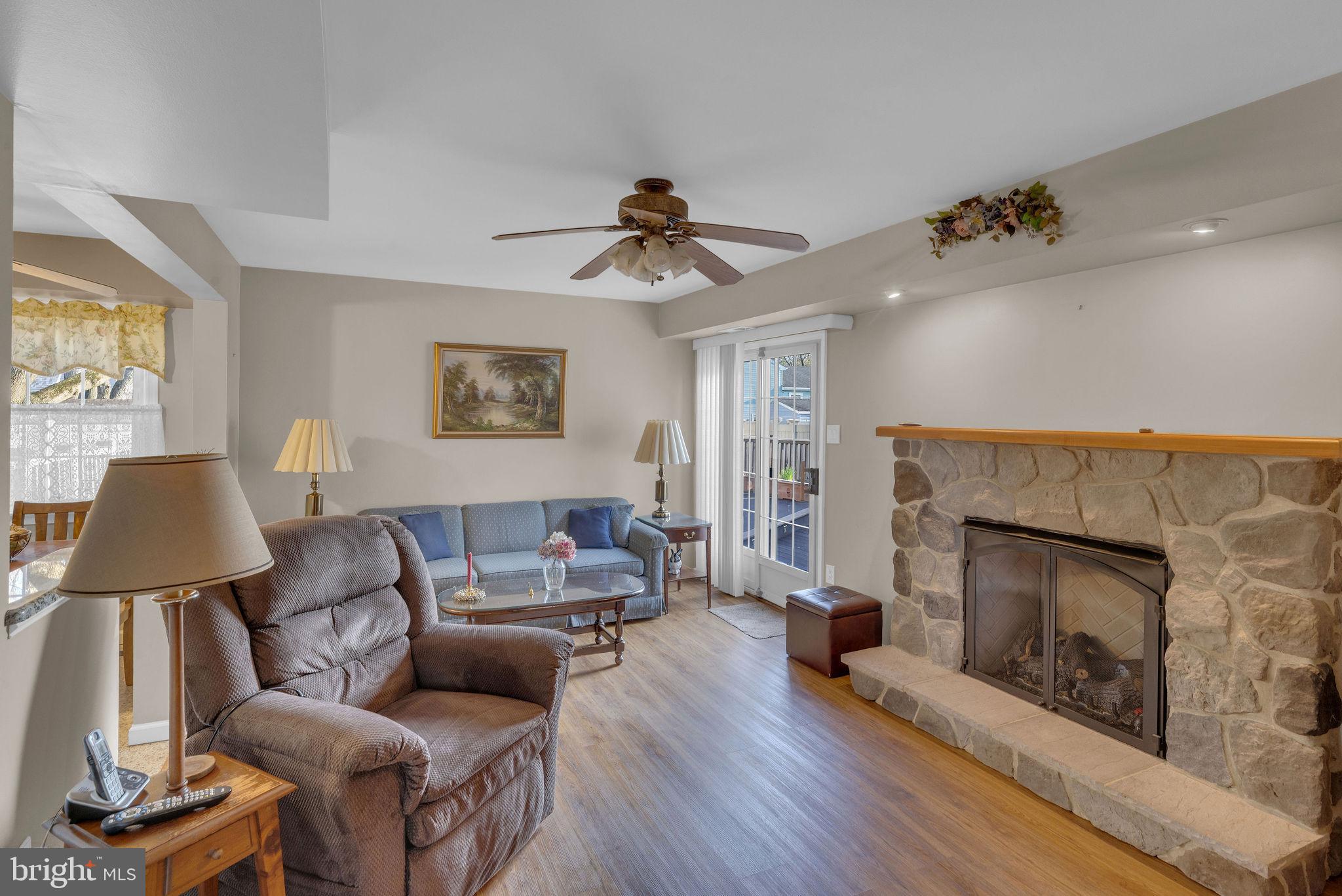 VALLEY MDWS - Residential