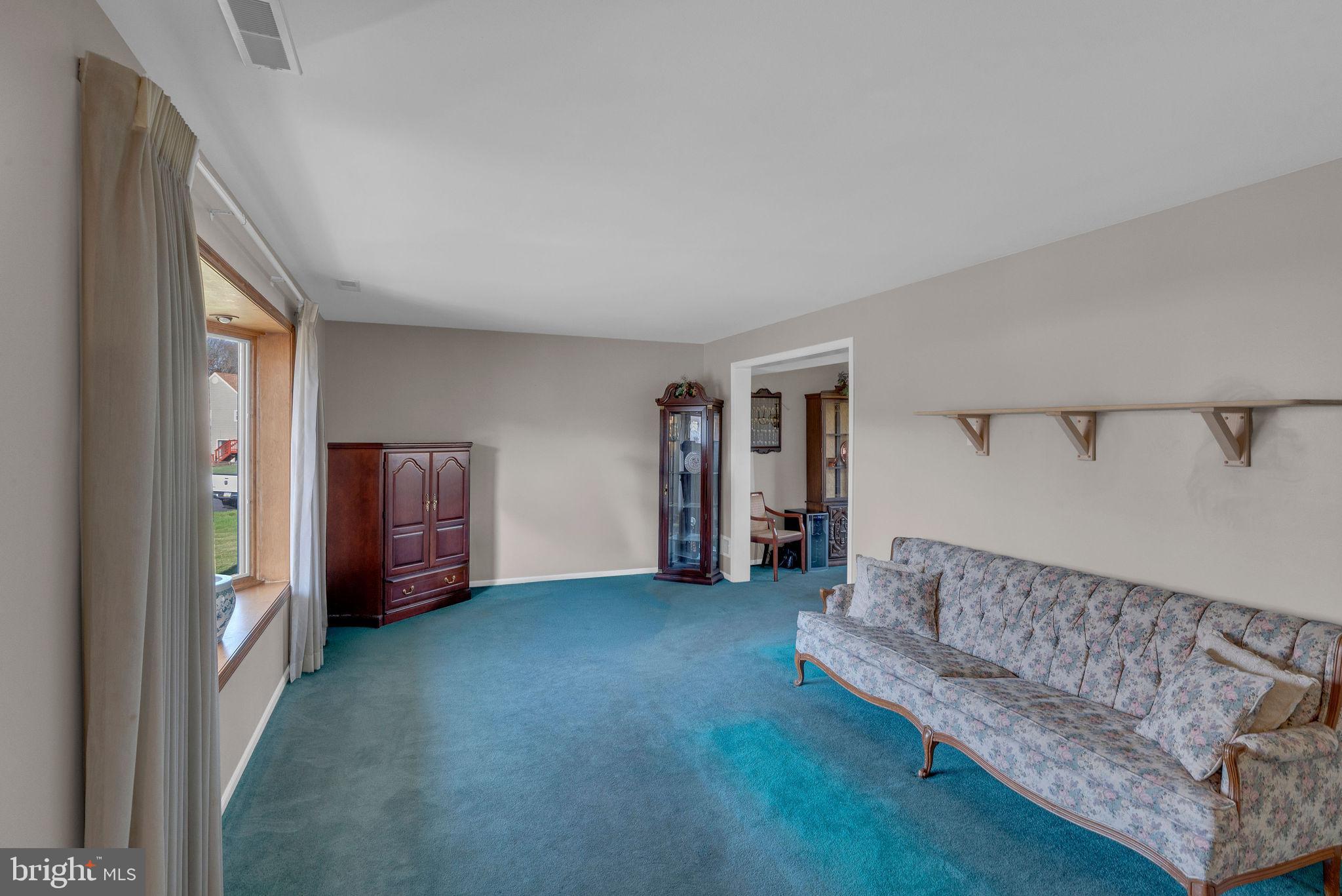 VALLEY MDWS - Residential