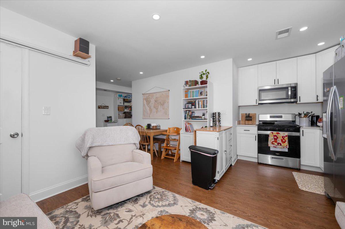 211 WEBSTER STREET NE