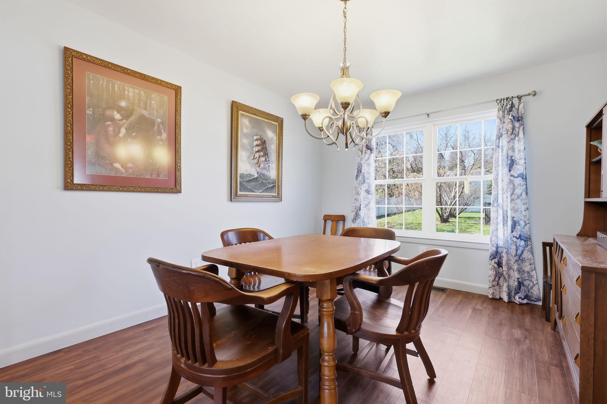 MAKEFIELD RD VILLA - Residential