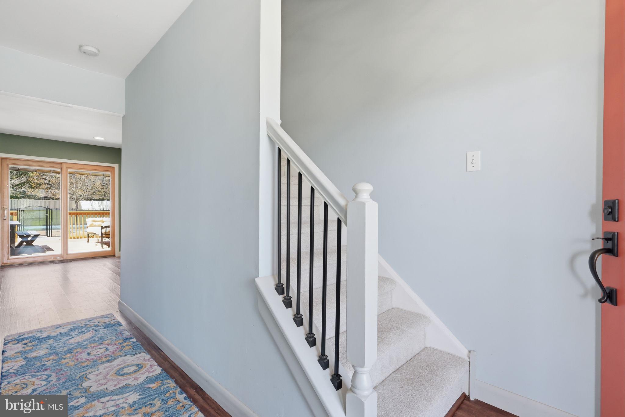 MAKEFIELD RD VILLA - Residential