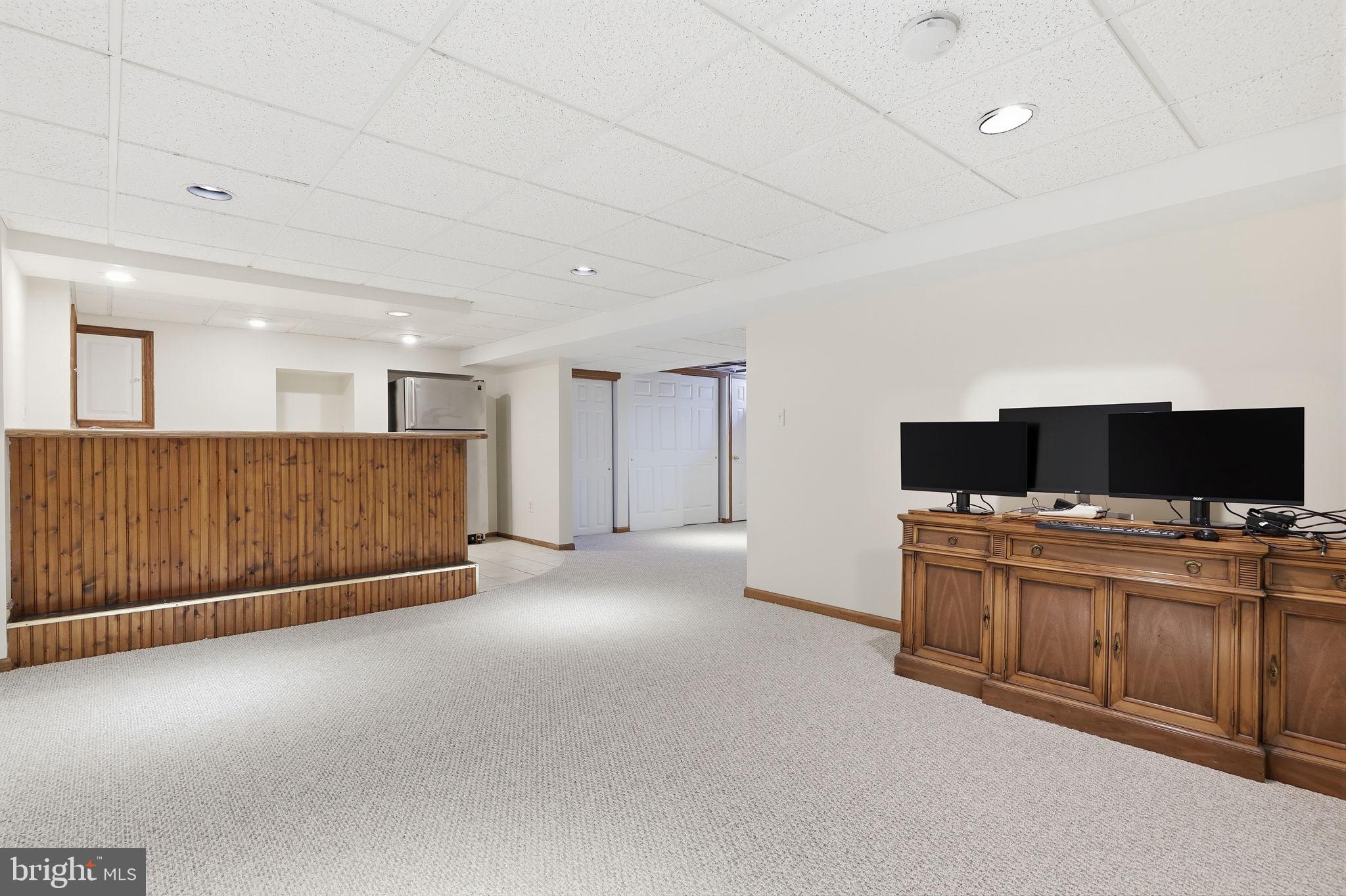 MAKEFIELD RD VILLA - Residential