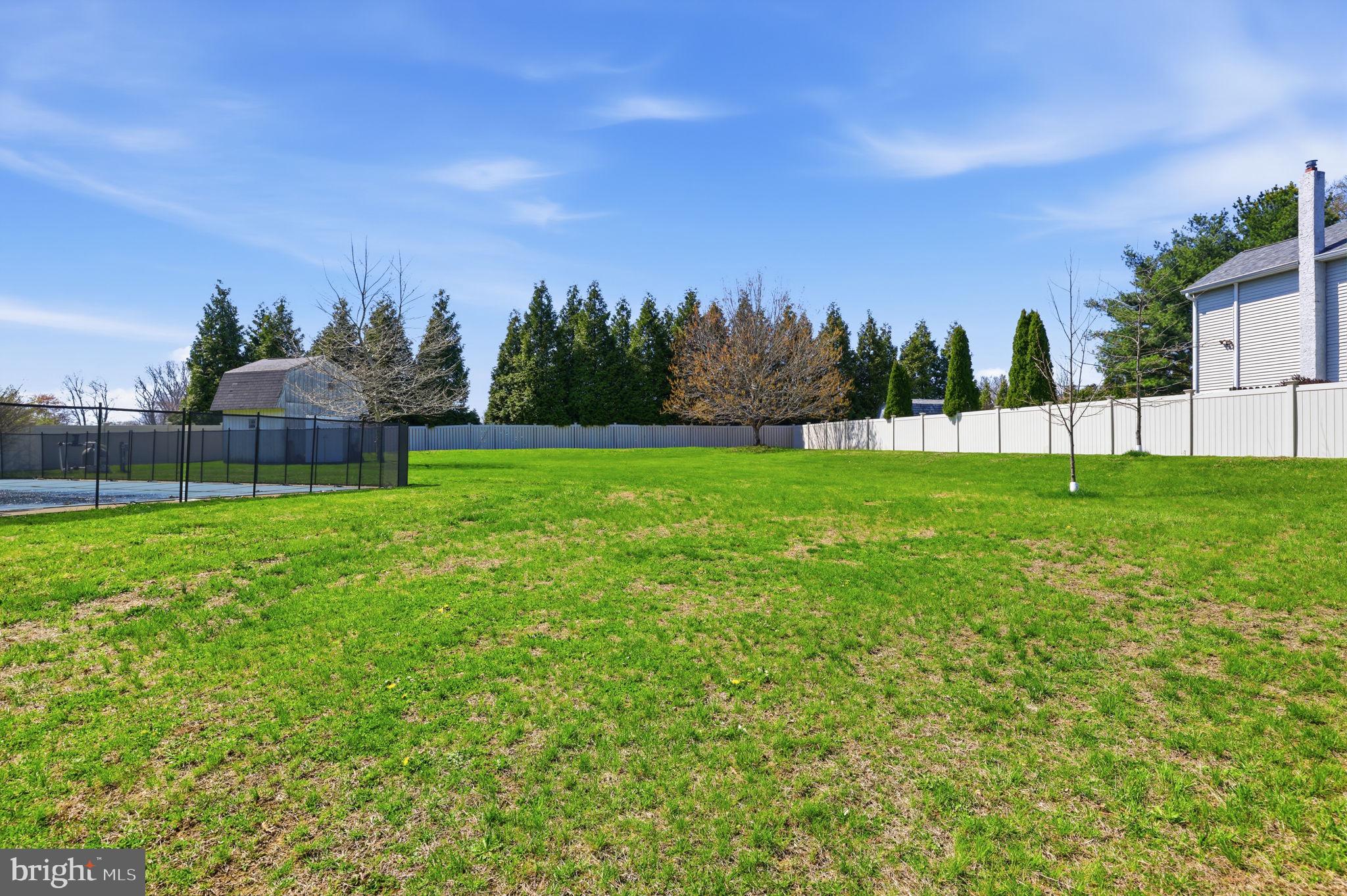 MAKEFIELD RD VILLA - Residential