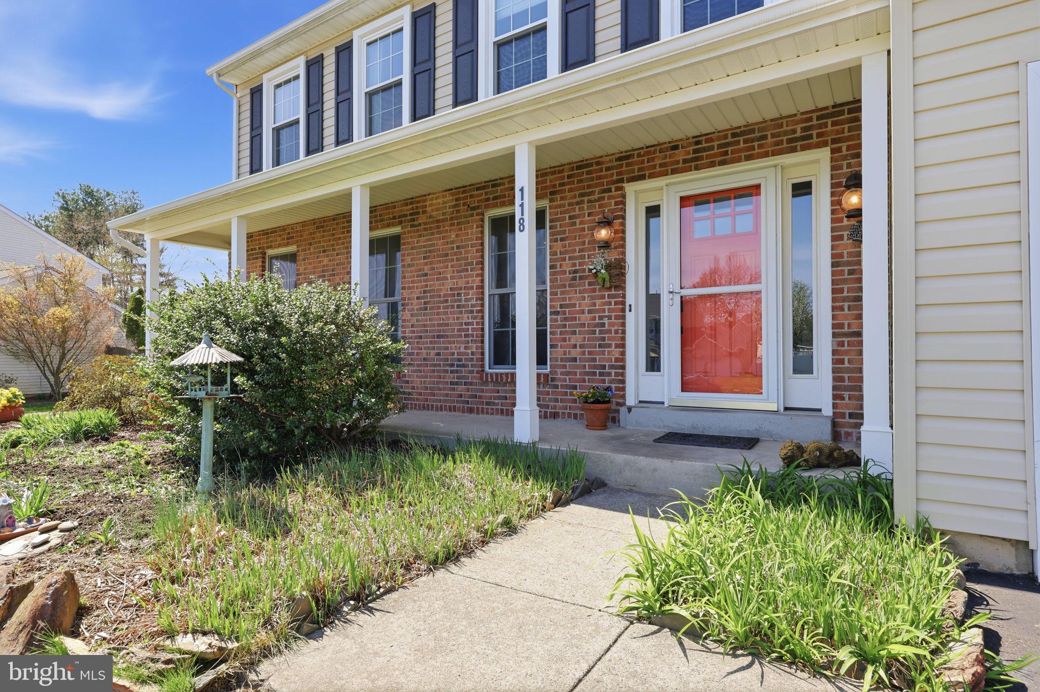 MAKEFIELD RD VILLA - Residential