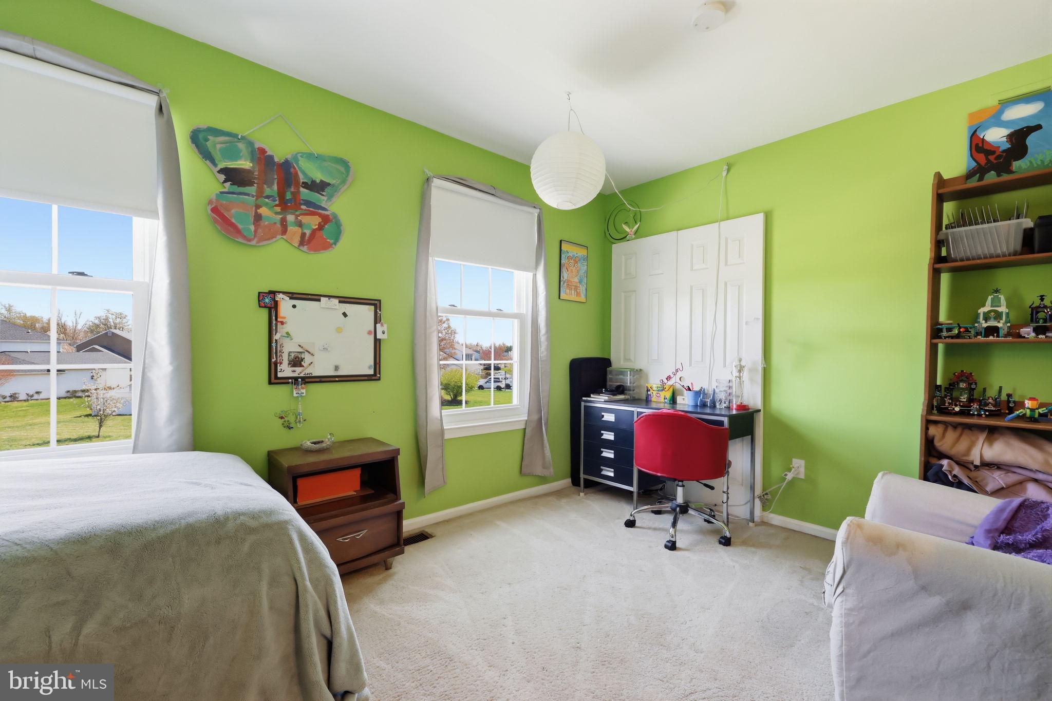 MAKEFIELD RD VILLA - Residential