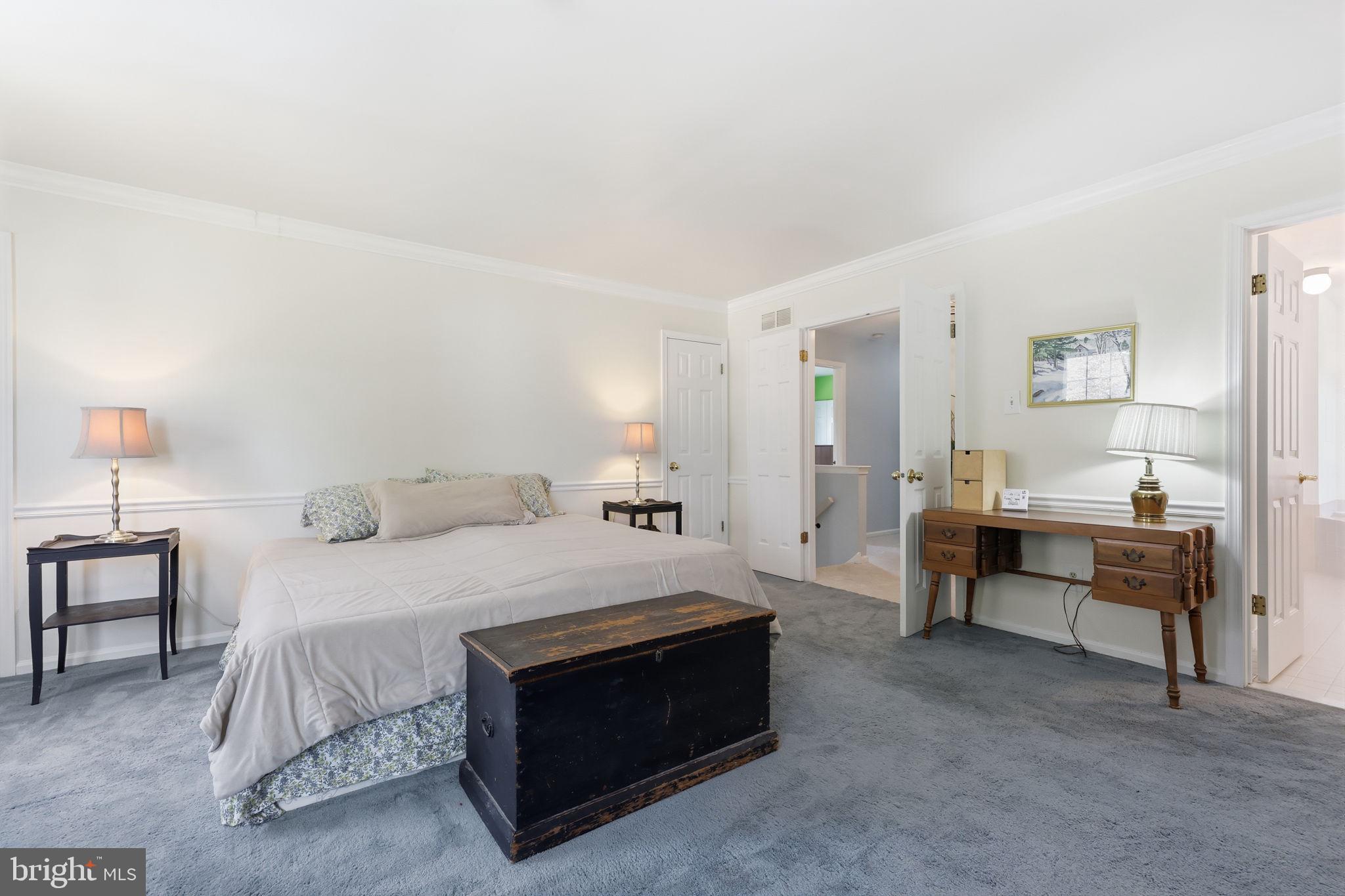 MAKEFIELD RD VILLA - Residential