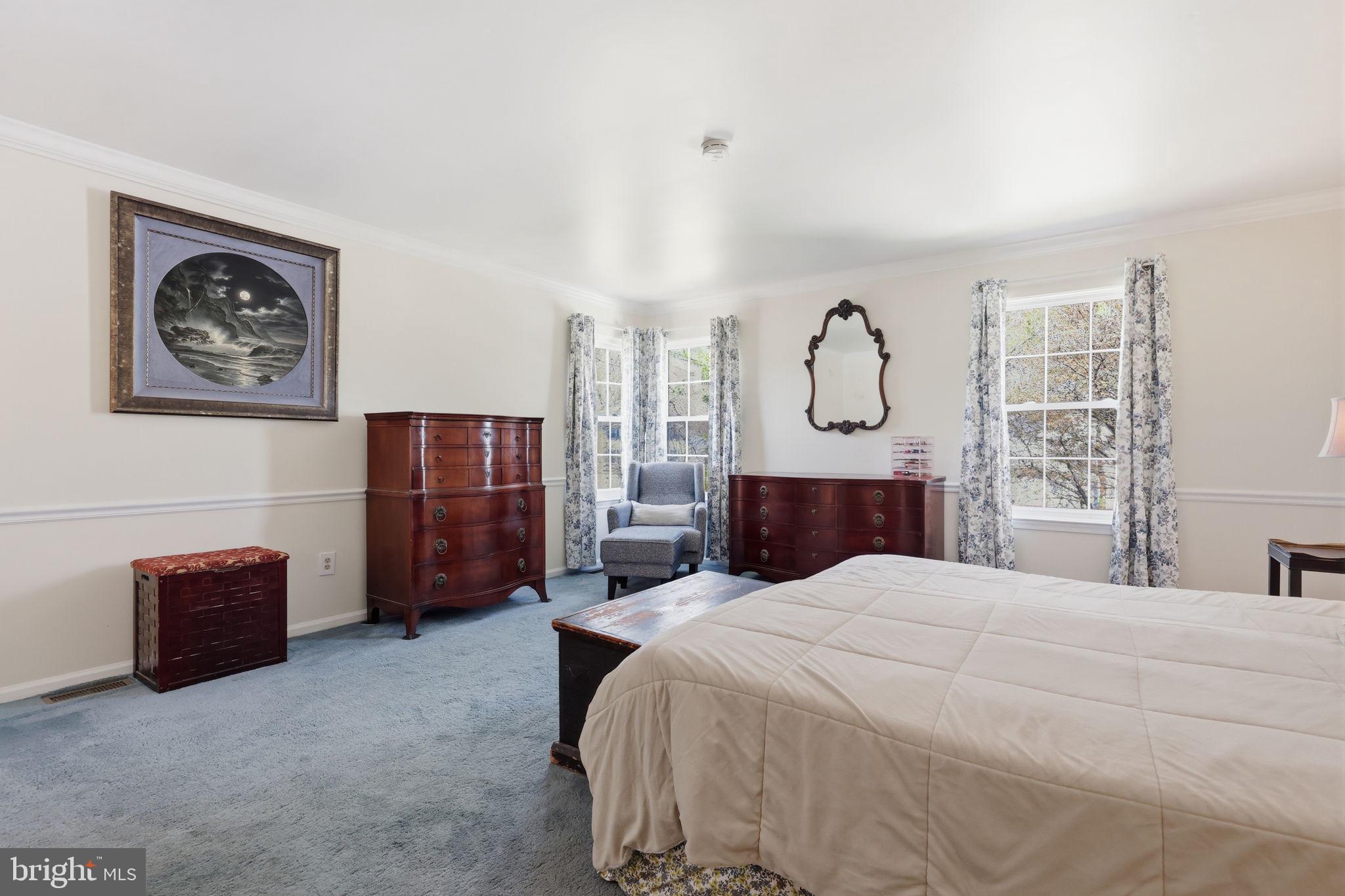 MAKEFIELD RD VILLA - Residential