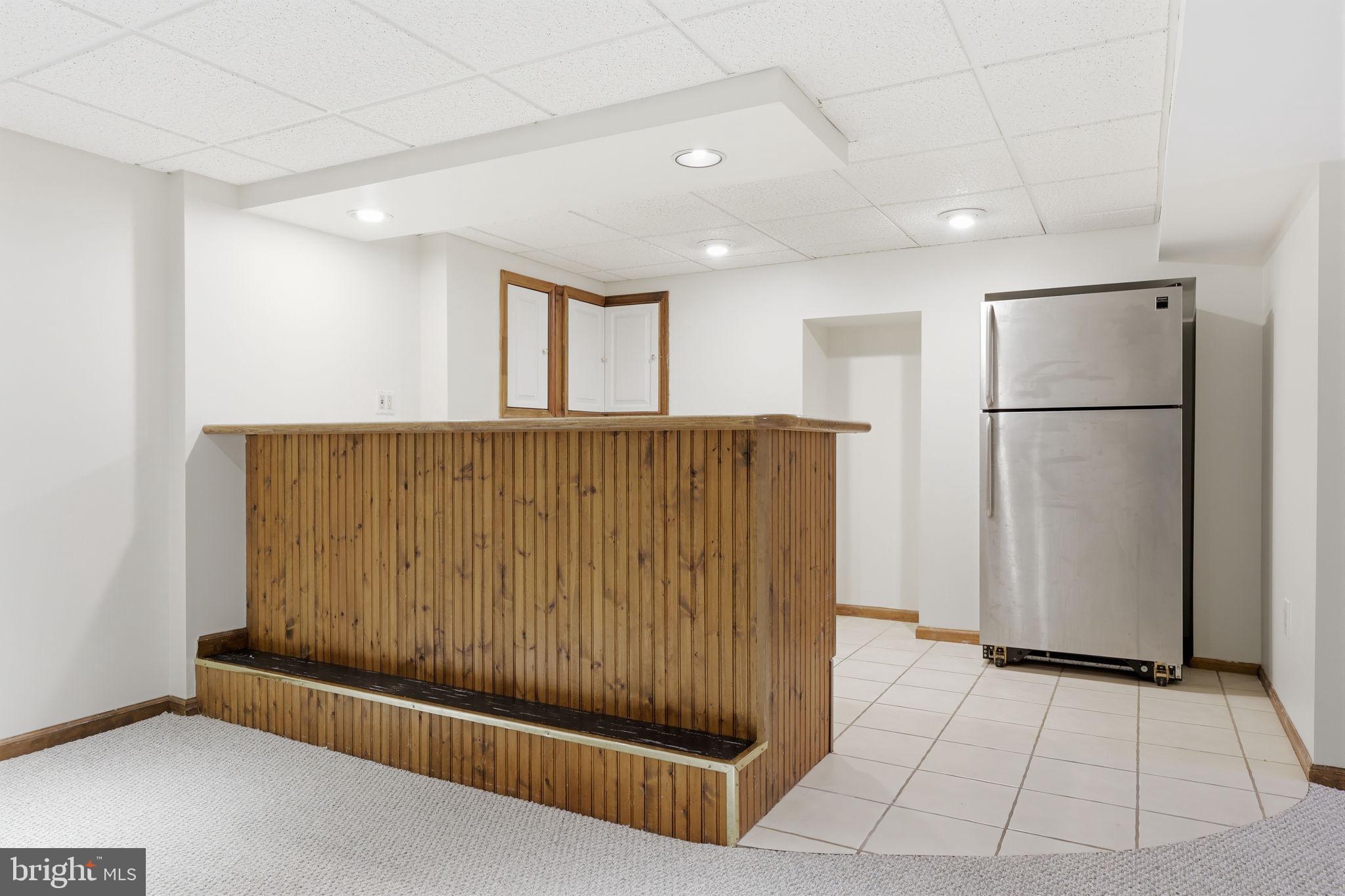 MAKEFIELD RD VILLA - Residential