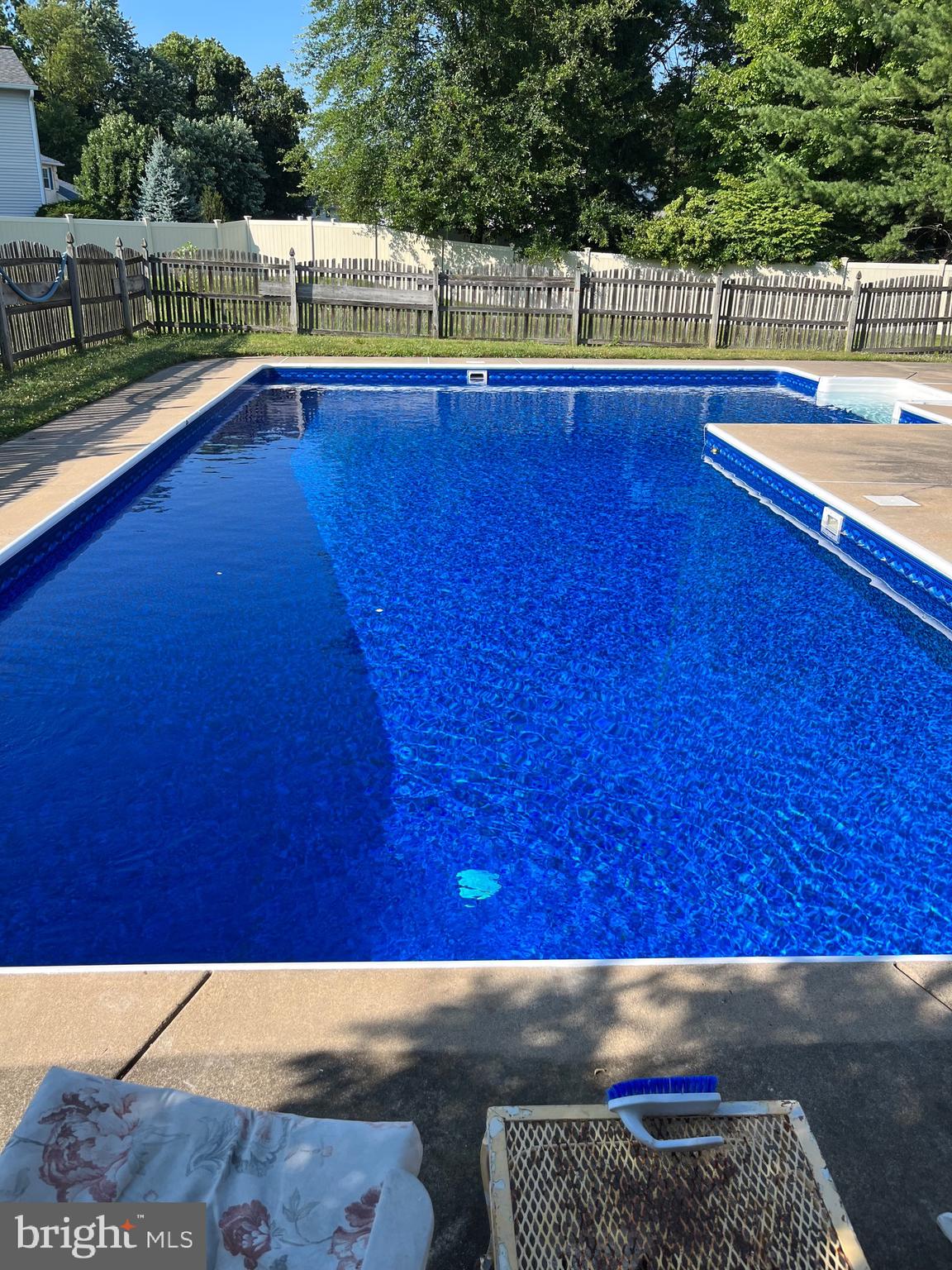 MAKEFIELD RD VILLA - Residential