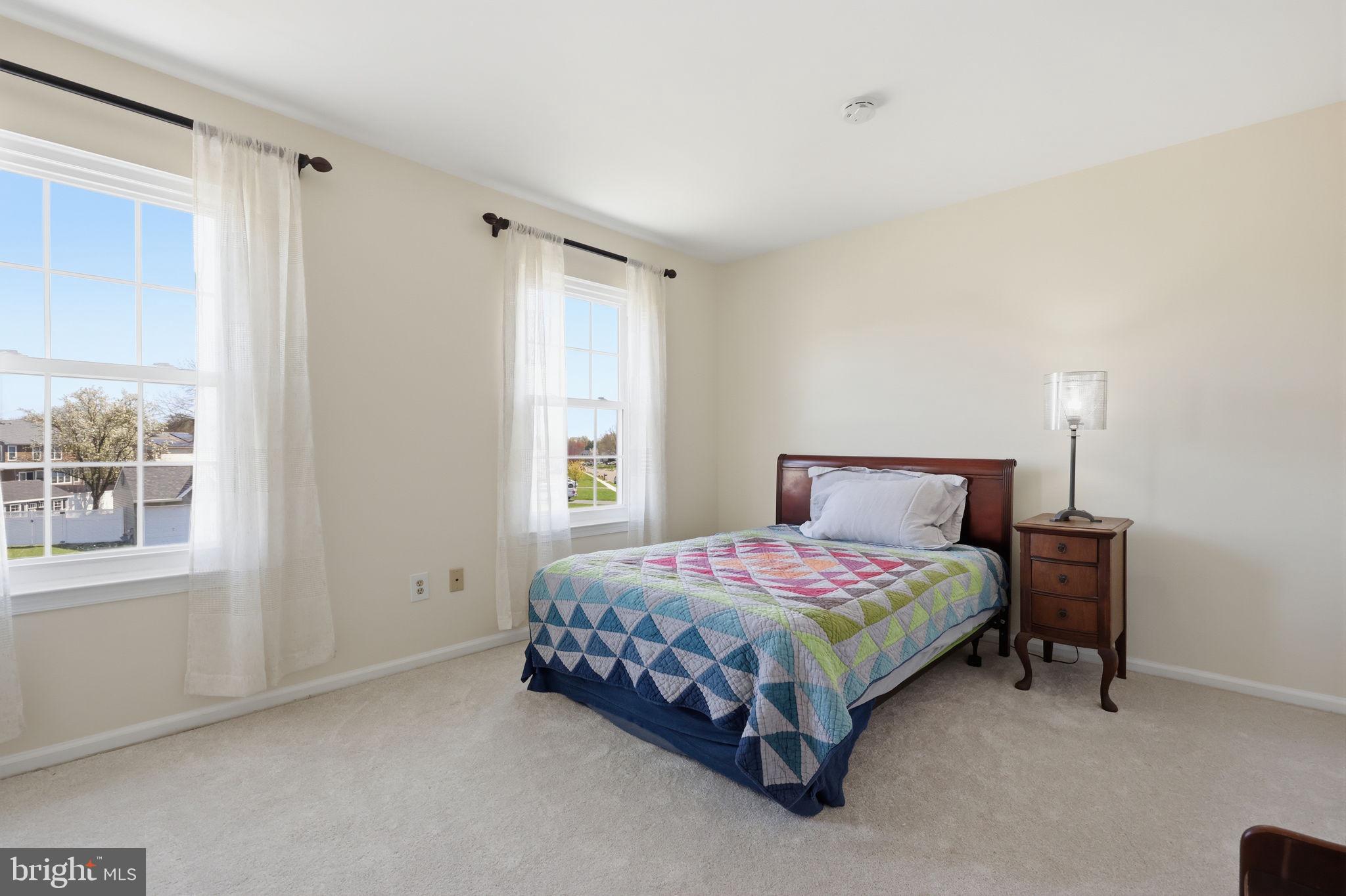 MAKEFIELD RD VILLA - Residential