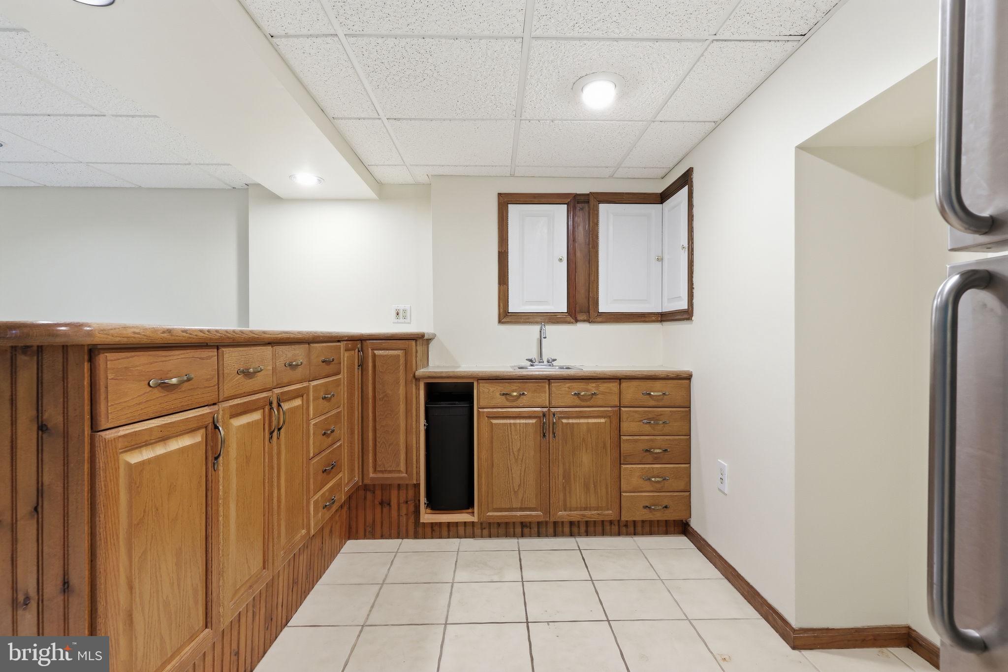 MAKEFIELD RD VILLA - Residential