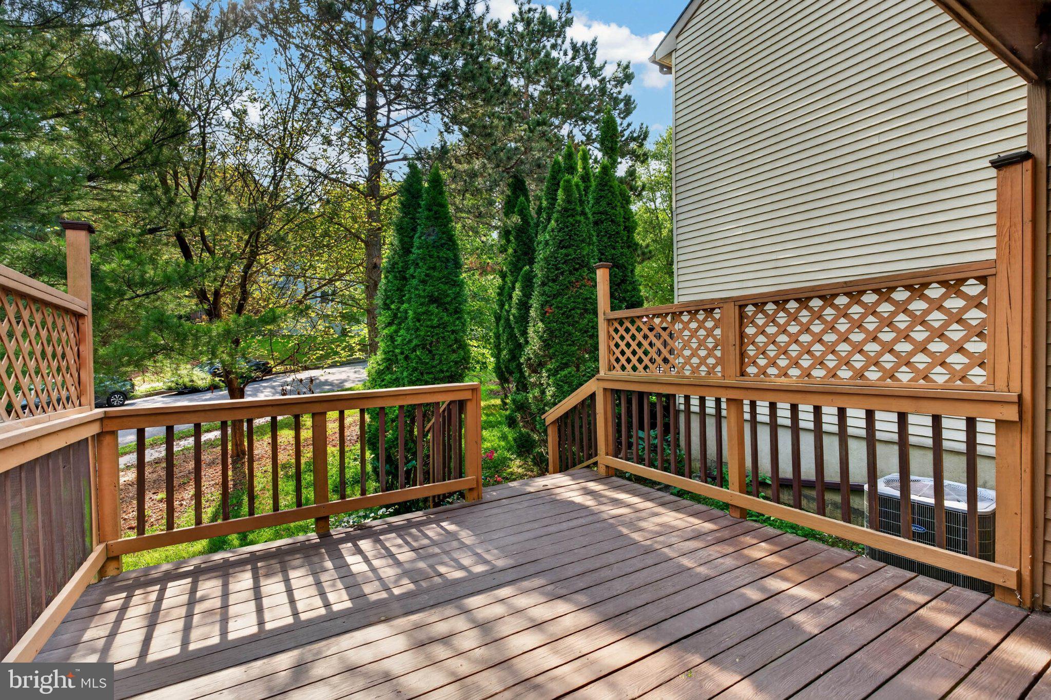 9468 CLOCKTOWER LANE