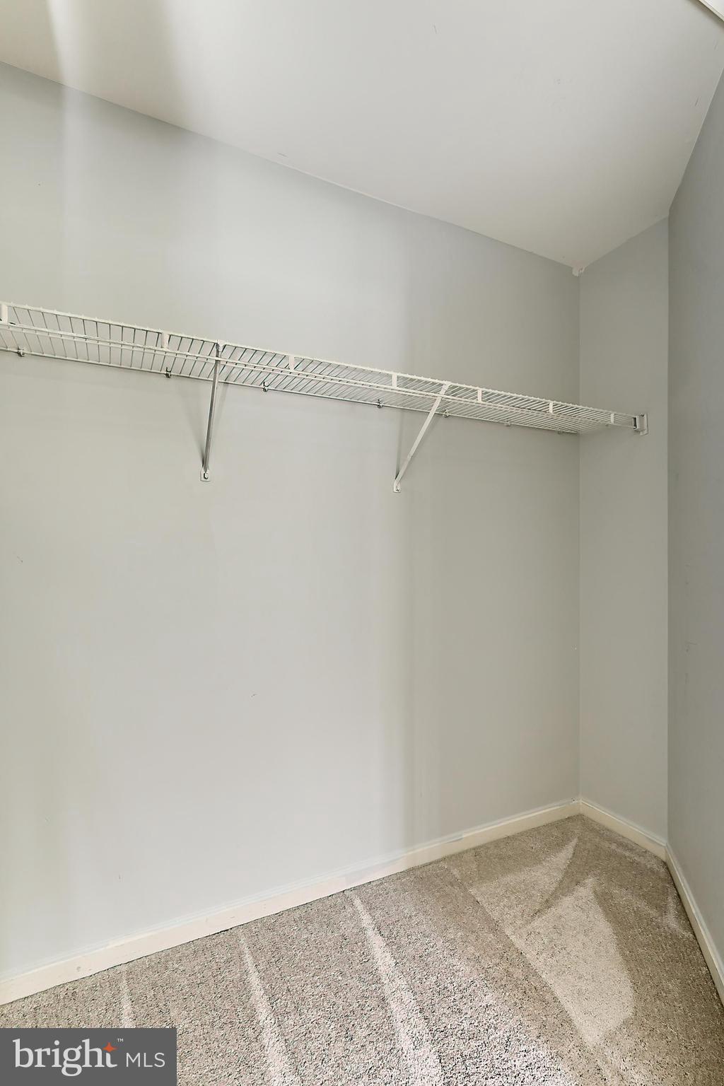 FAIR LAKES - Residential Lease