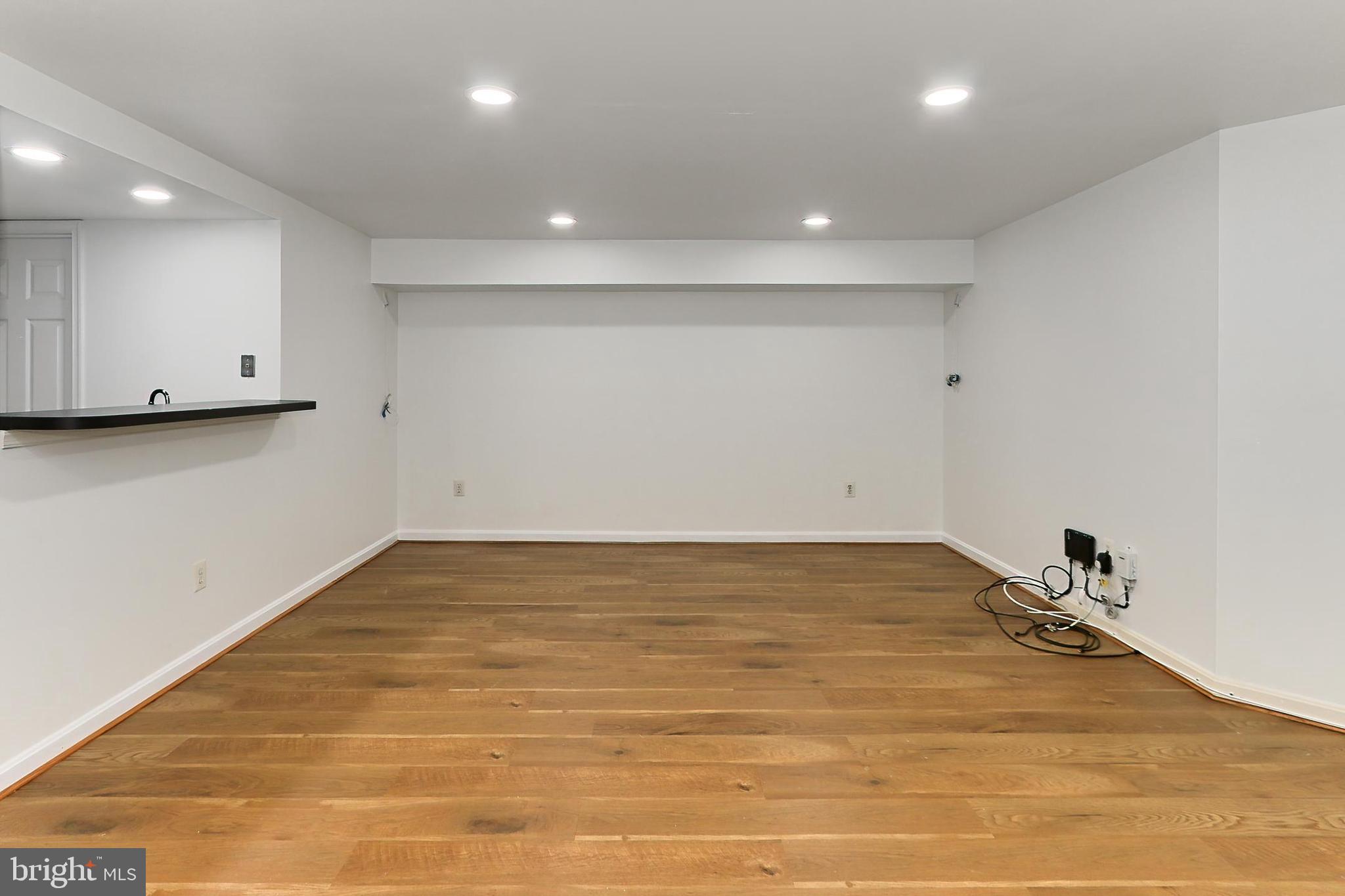 FAIR LAKES - Residential Lease