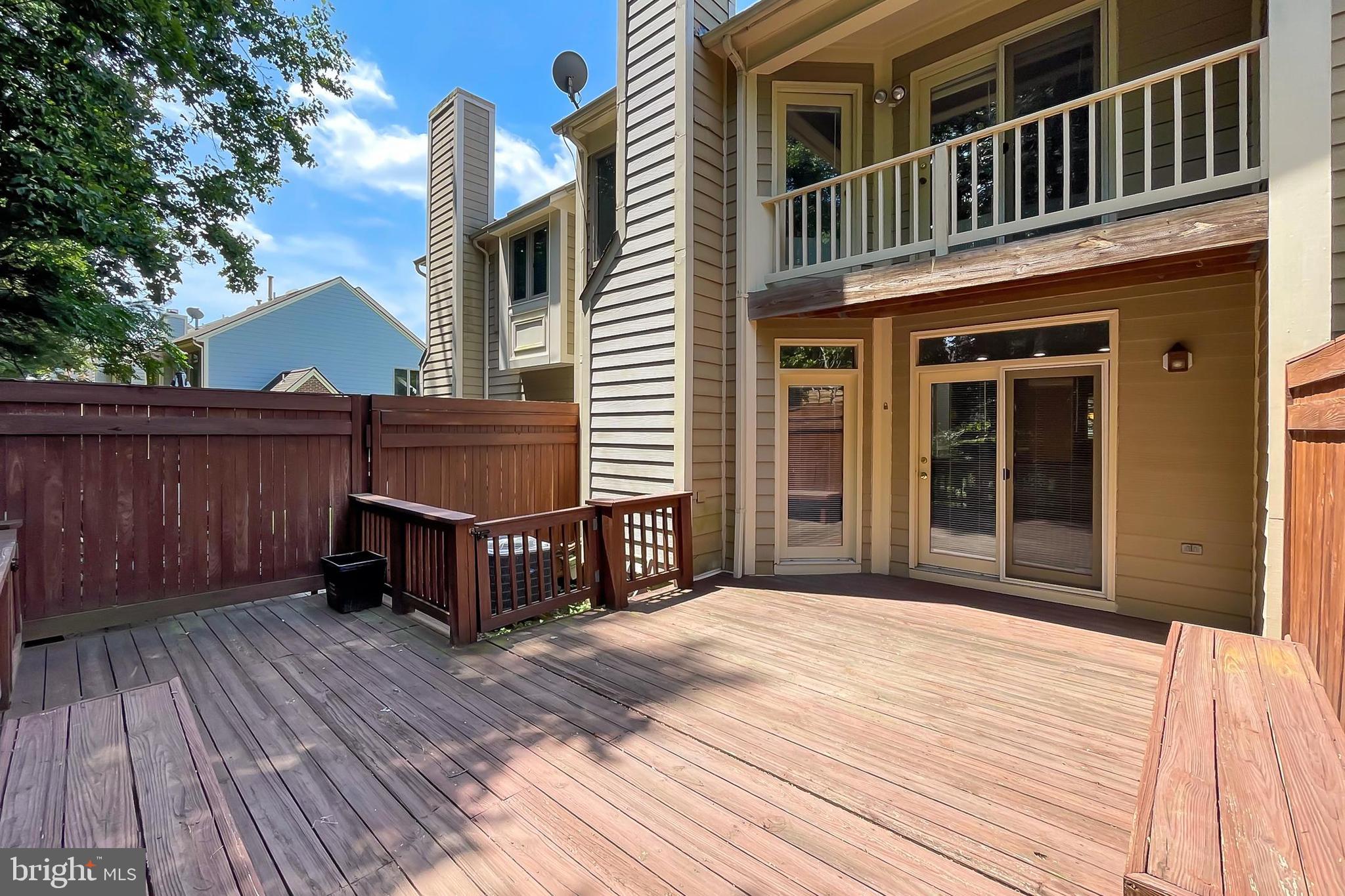 FAIR LAKES - Residential Lease