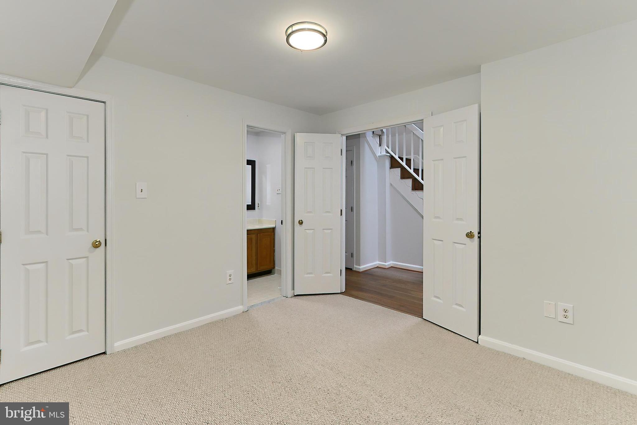 FAIR LAKES - Residential Lease