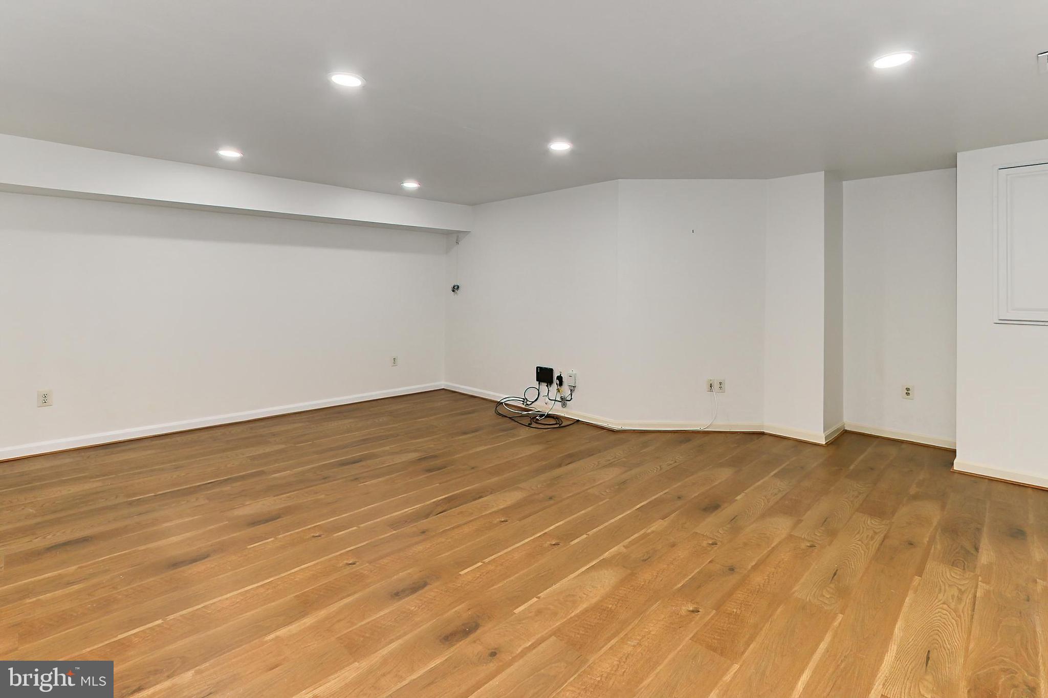 FAIR LAKES - Residential Lease