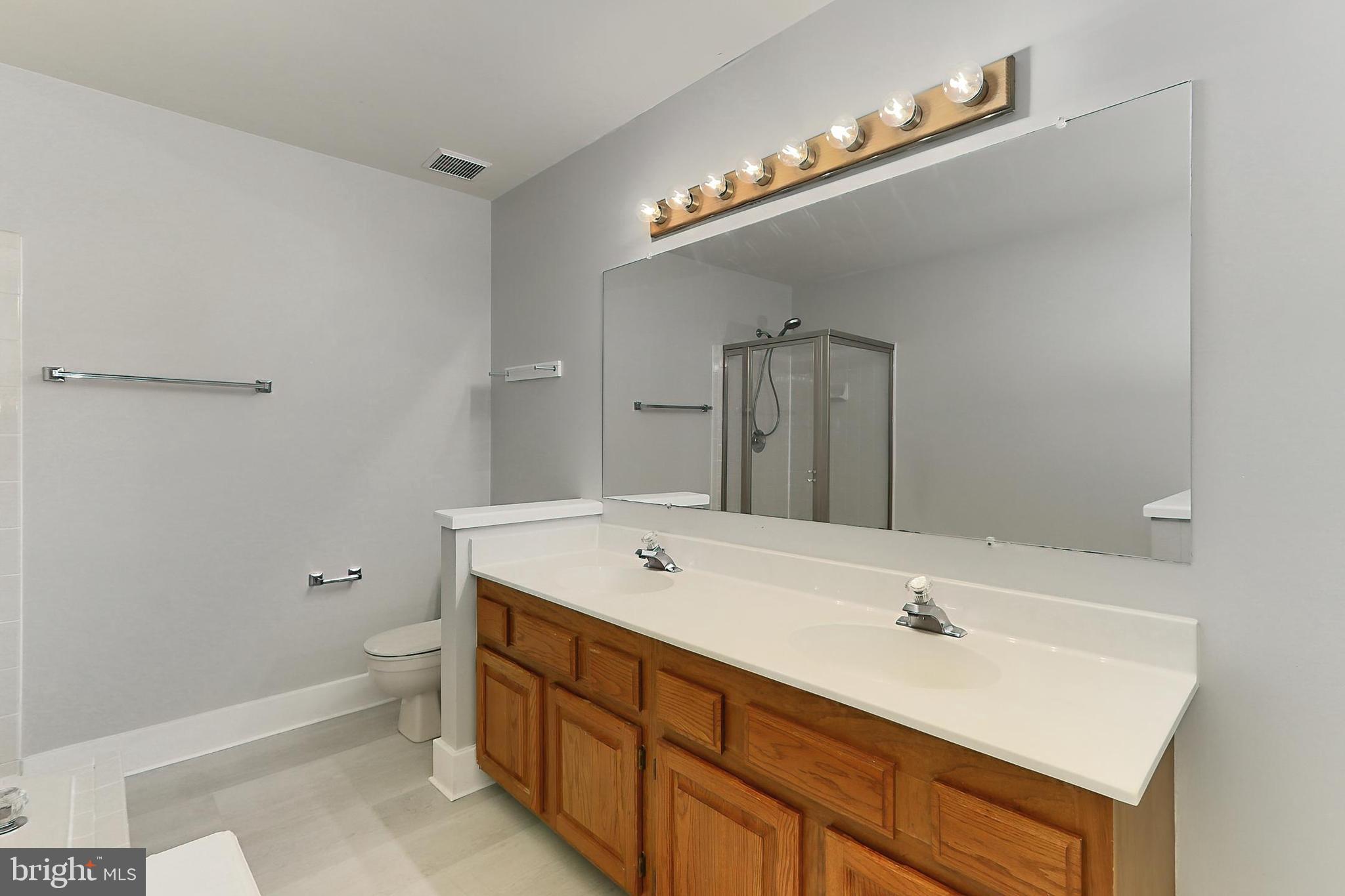 FAIR LAKES - Residential Lease