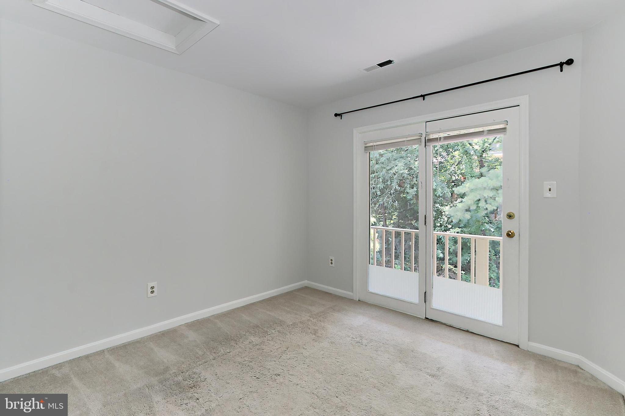 FAIR LAKES - Residential Lease