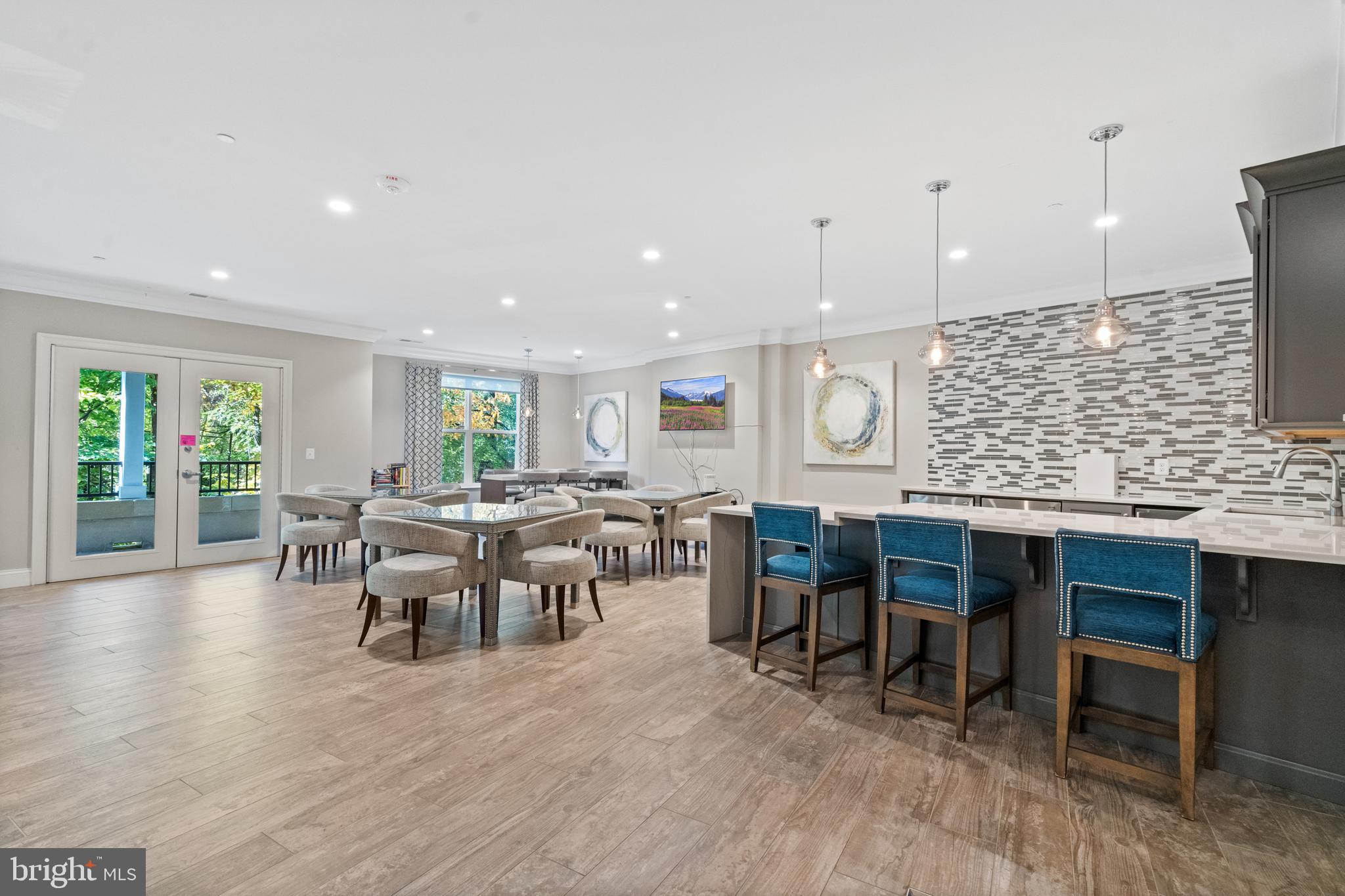 THE ENCLAVE - Residential