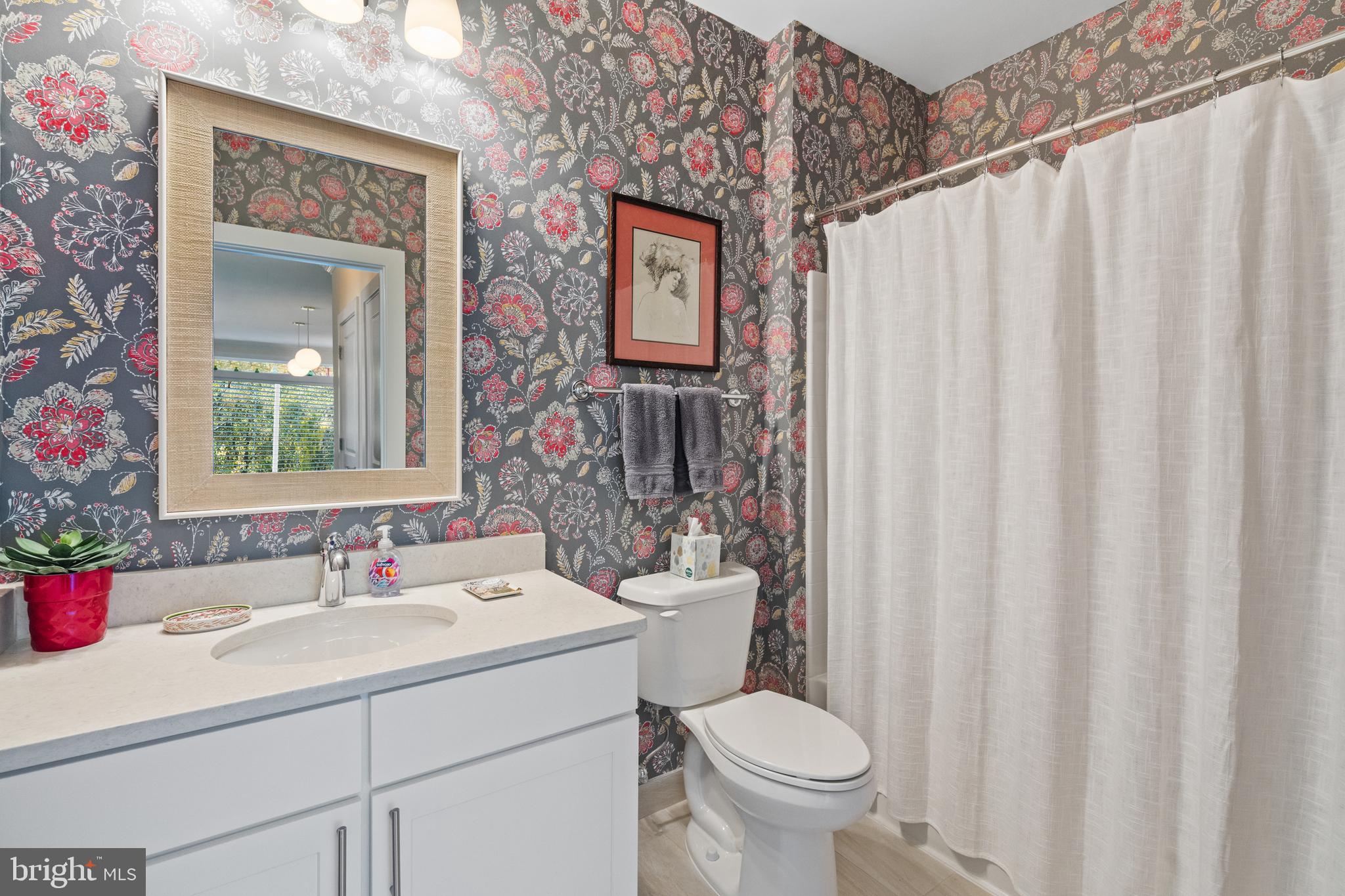 THE ENCLAVE - Residential