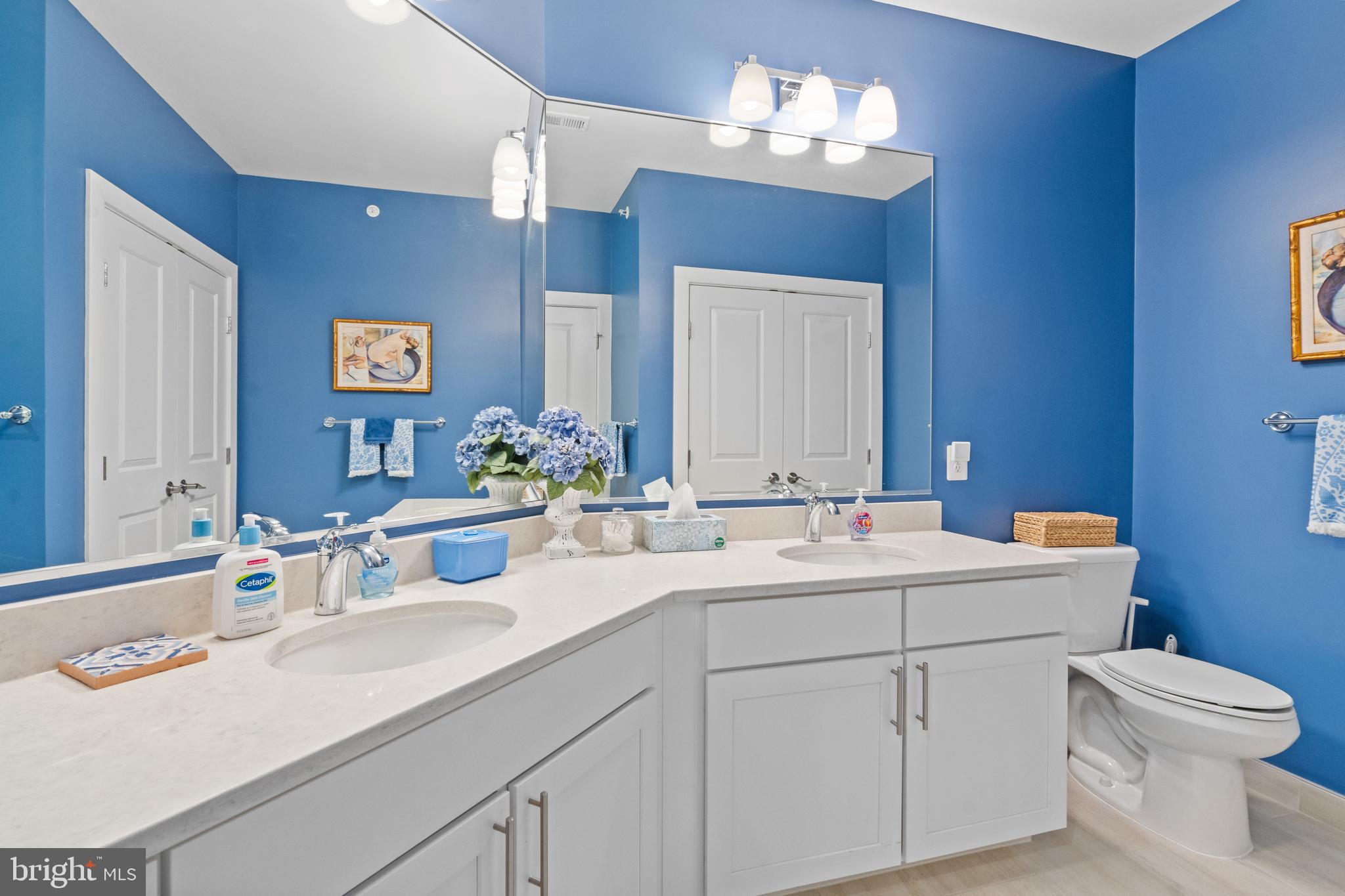 THE ENCLAVE - Residential