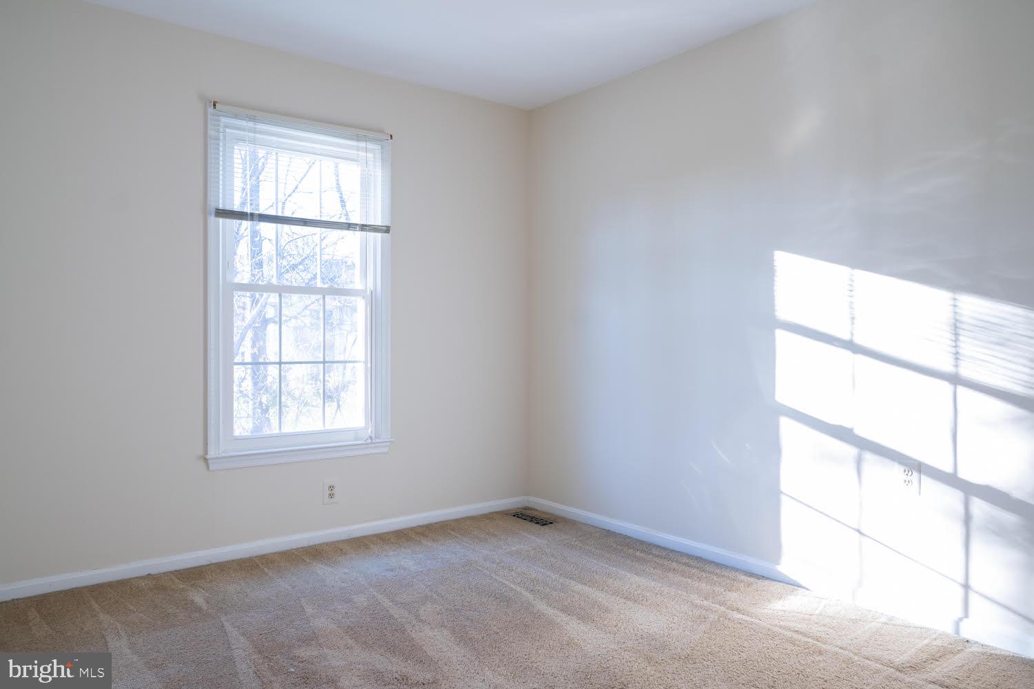 LITTLE ROCKY RUN - Residential Lease